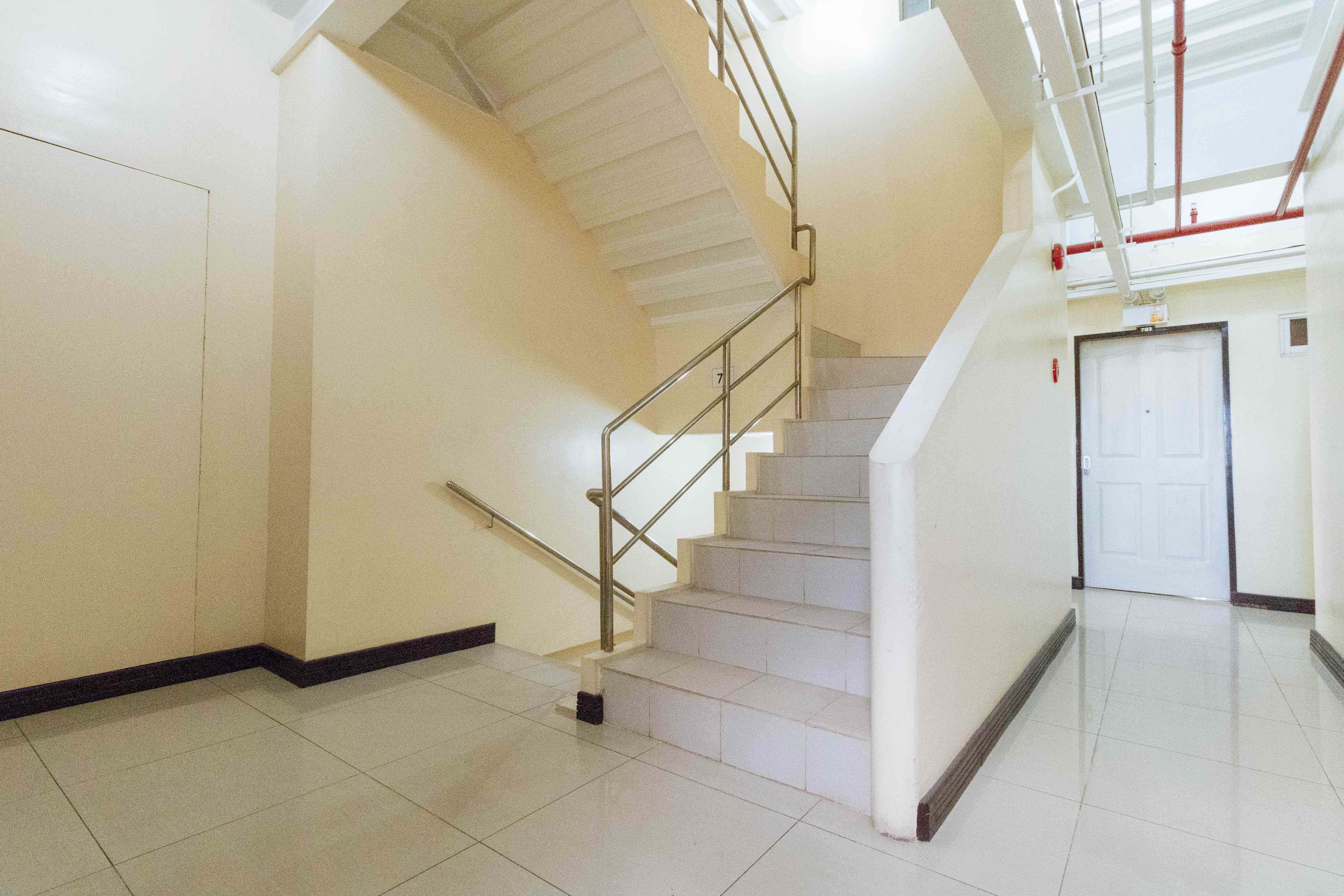 RedDoorz Plus @ RSG SS Residens Vito Cruz