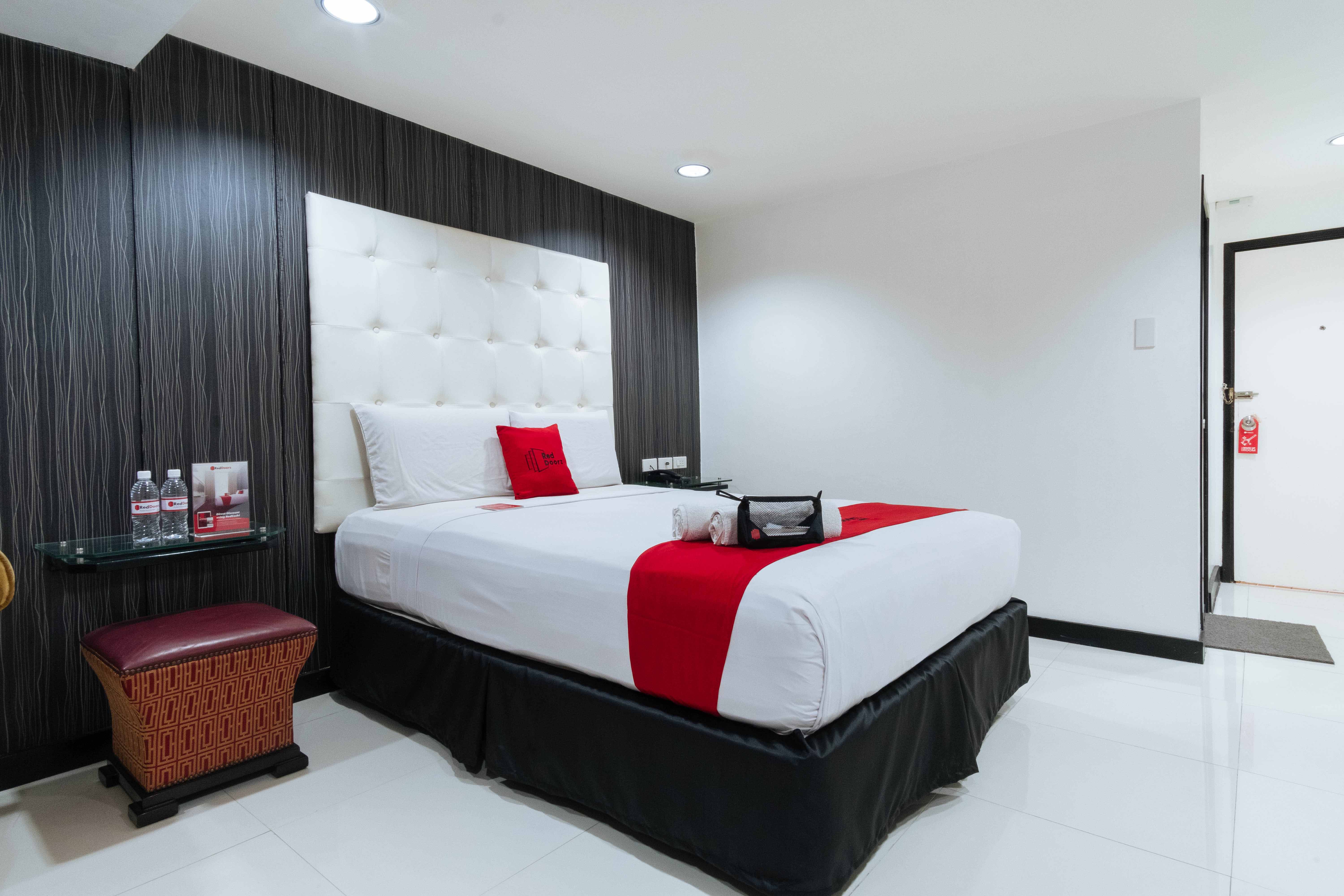 RedDoorz Plus @ V Mapa Extension Santa Mesa