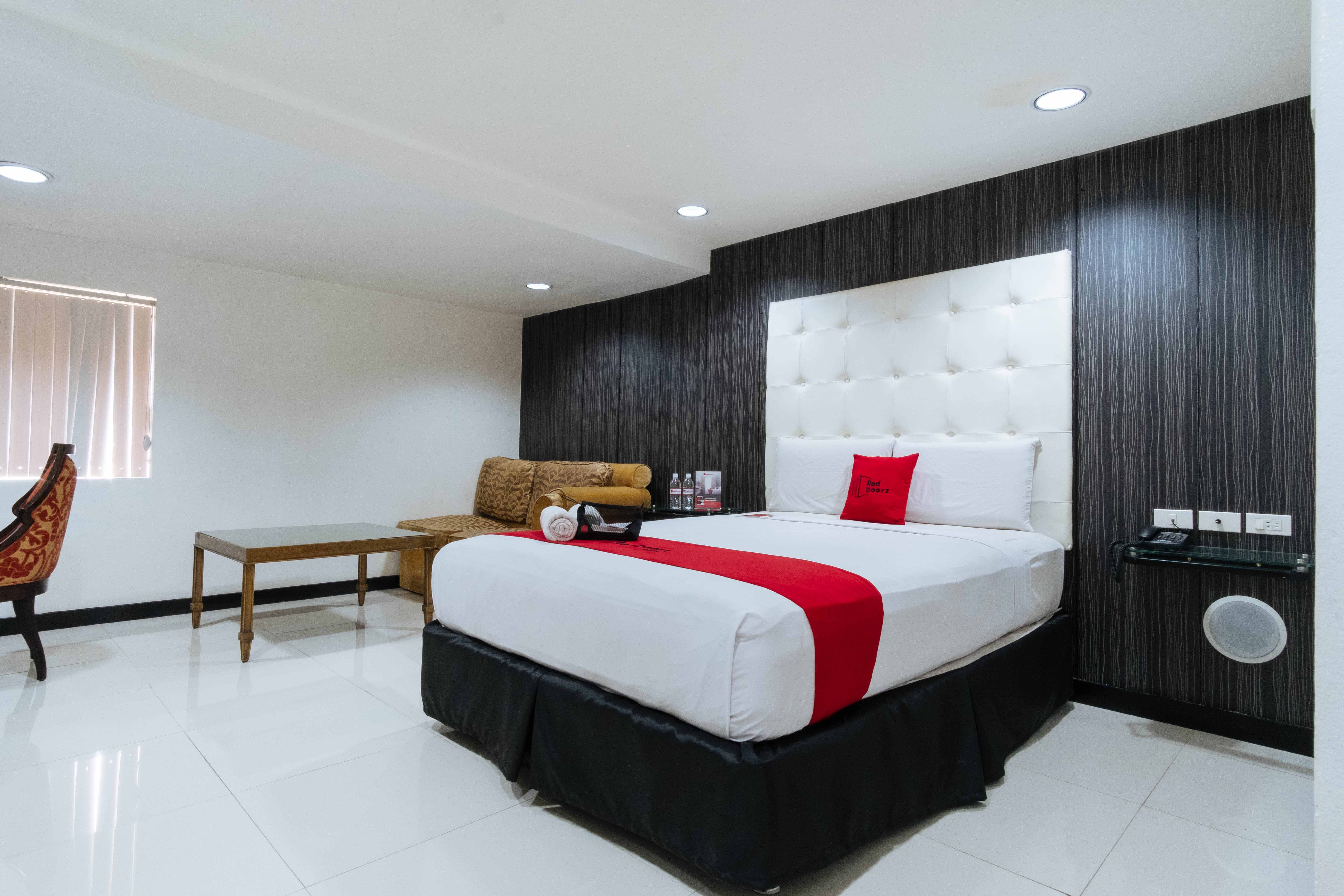 RedDoorz Plus @ V Mapa Extension Santa Mesa
