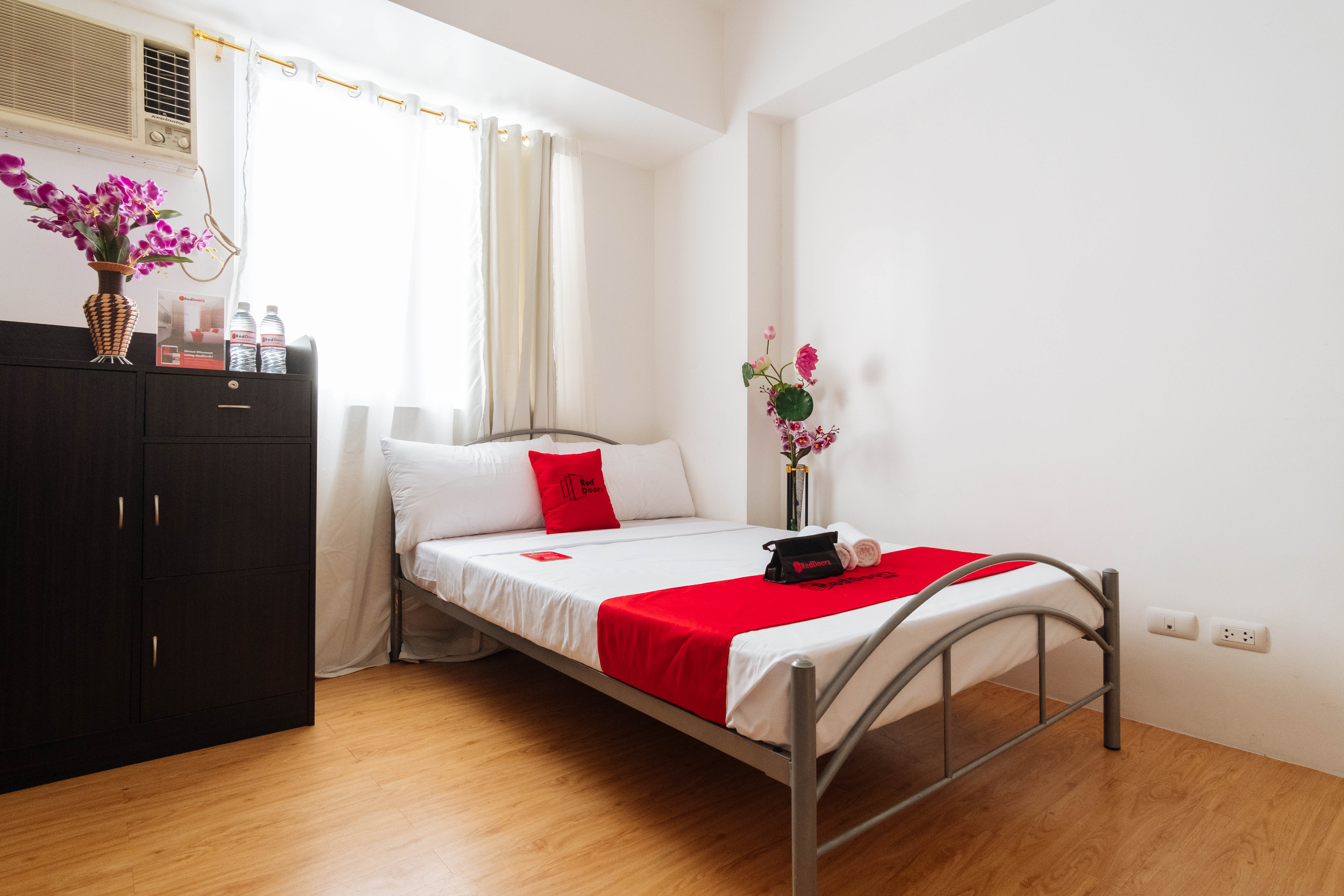 RedDoorz Premium @ Amaia Skies Avenida