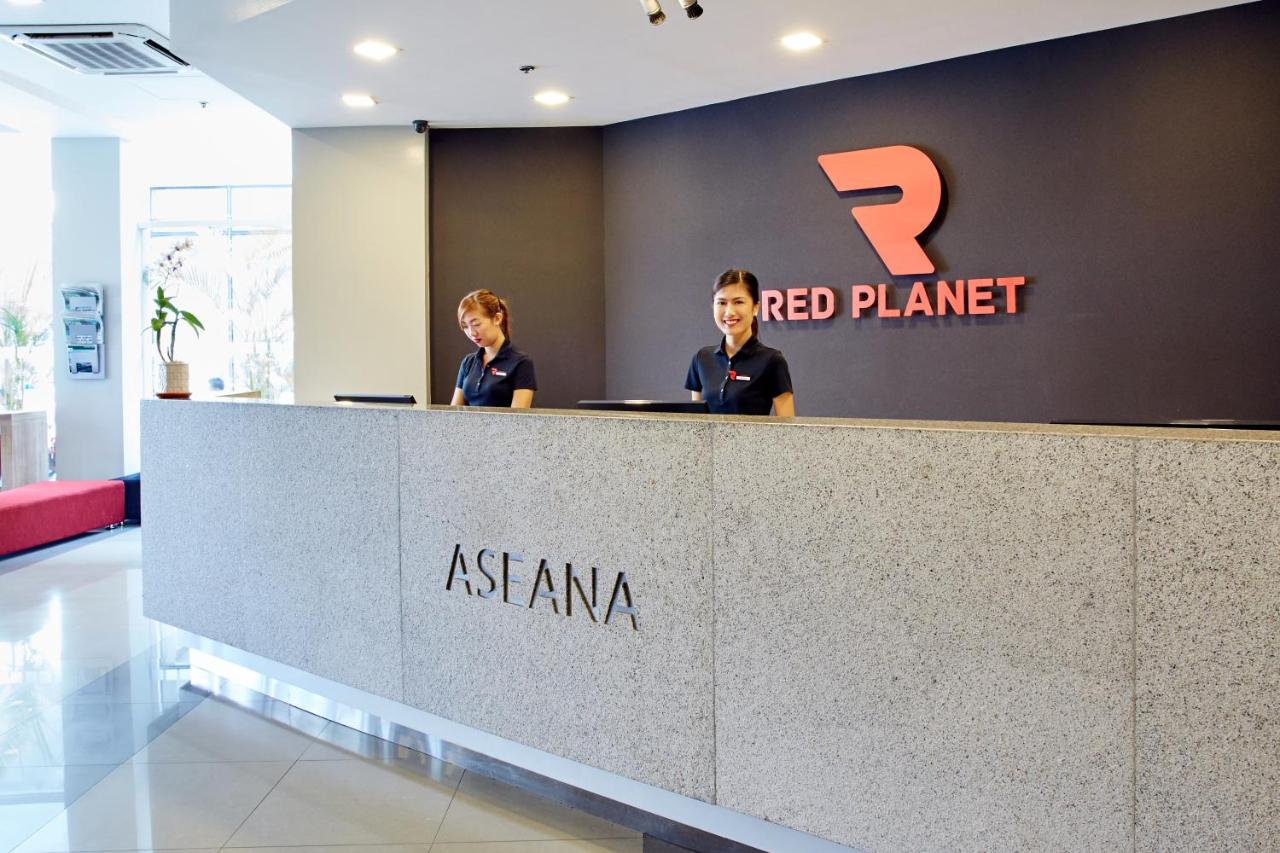 Red Planet Aseana City
