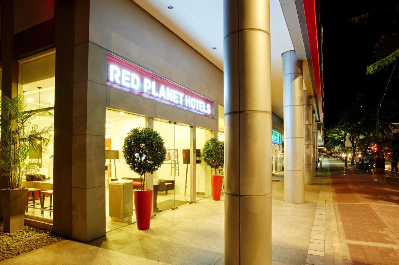 Red Planet Aseana City