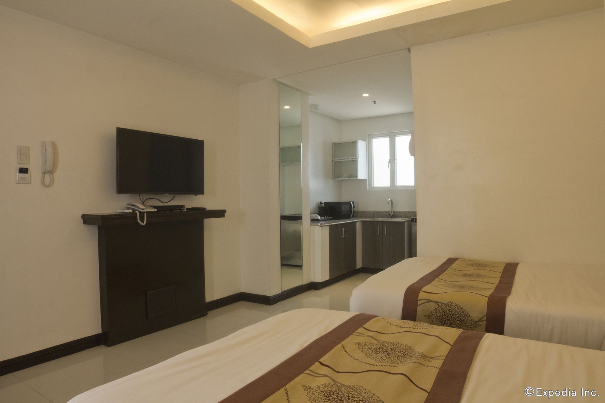 Regency Grand Suites
