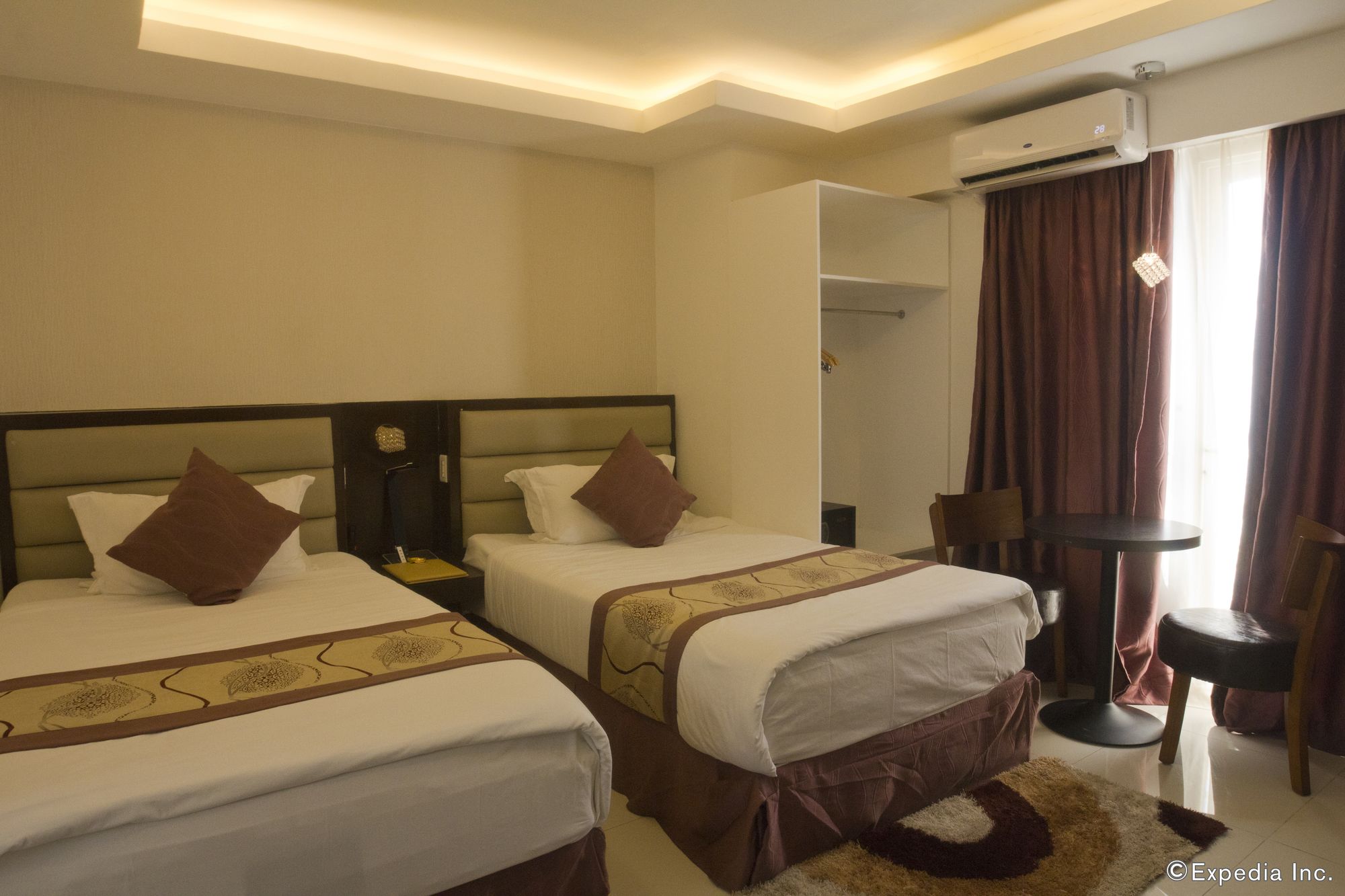 Regency Grand Suites
