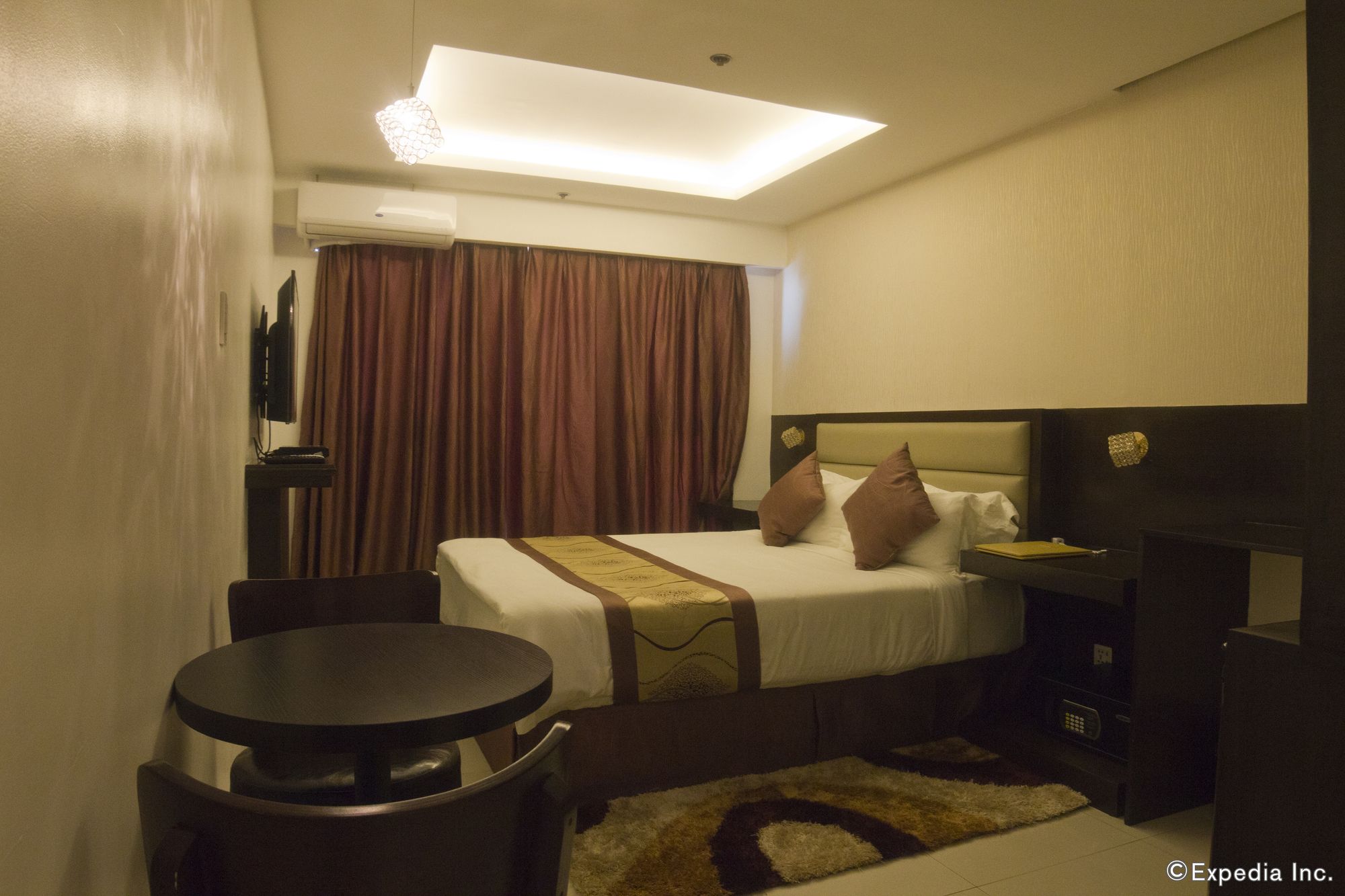 Regency Grand Suites