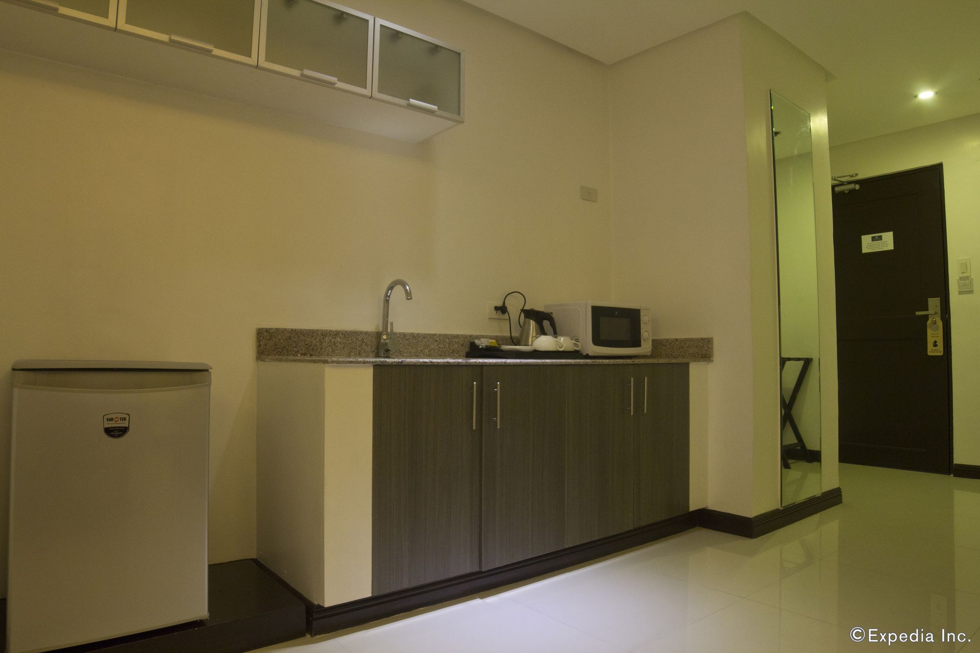 Regency Grand Suites