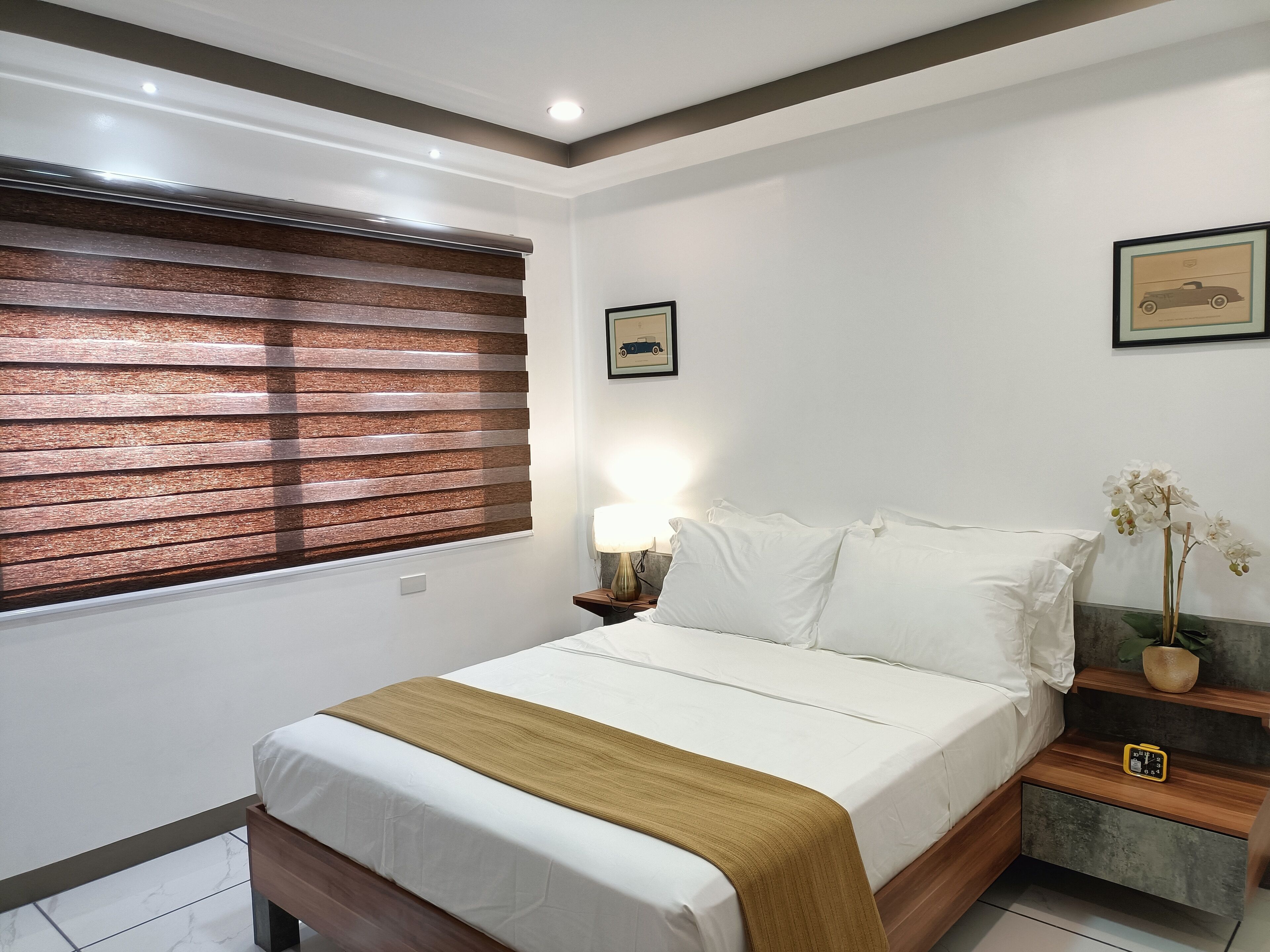 Rosh Hotel