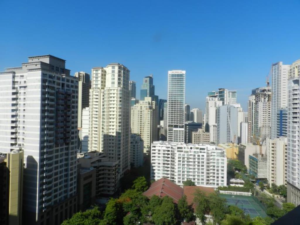 Salcedo Suites at LPL Manor
