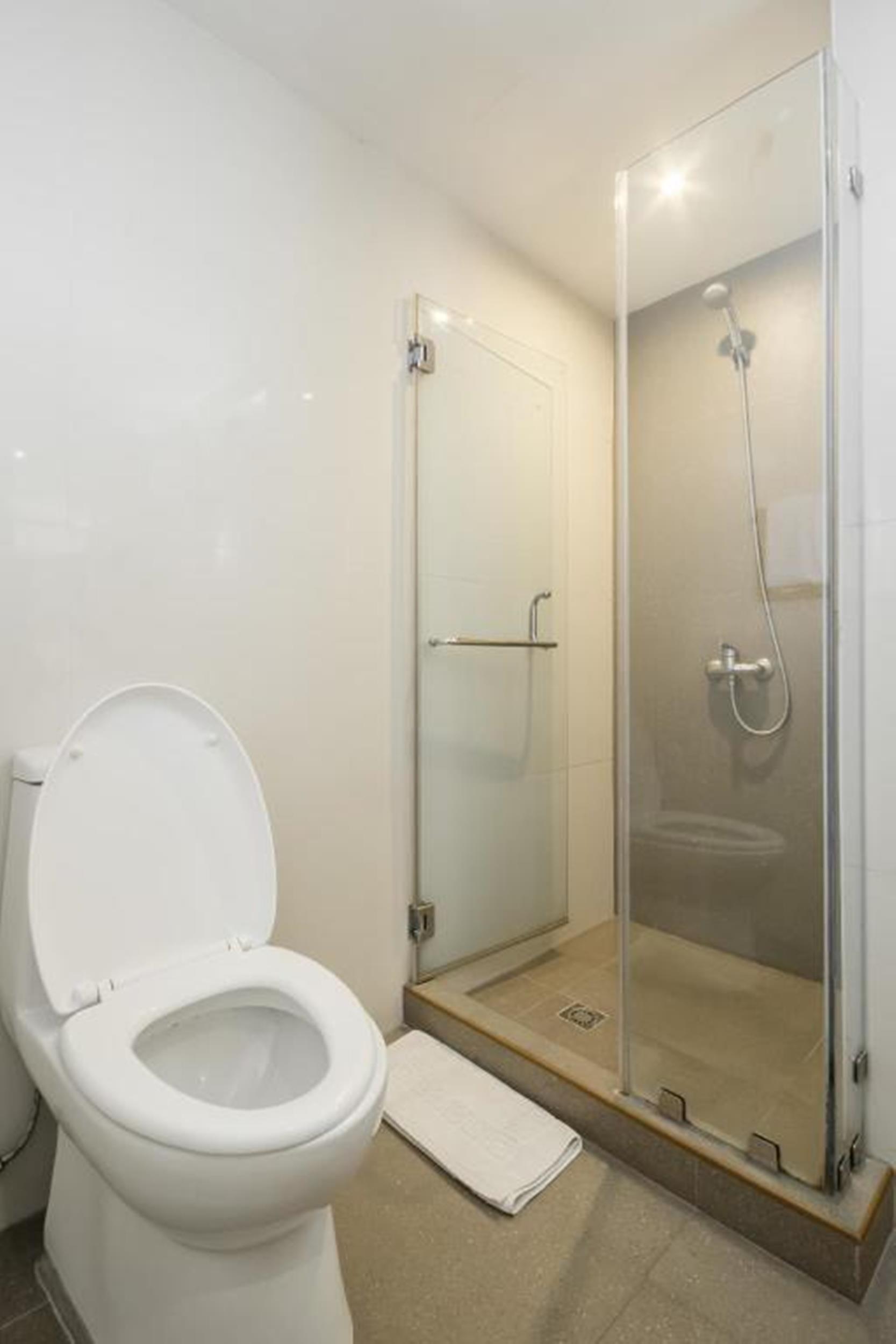 Salcedo Suites at LPL Manor