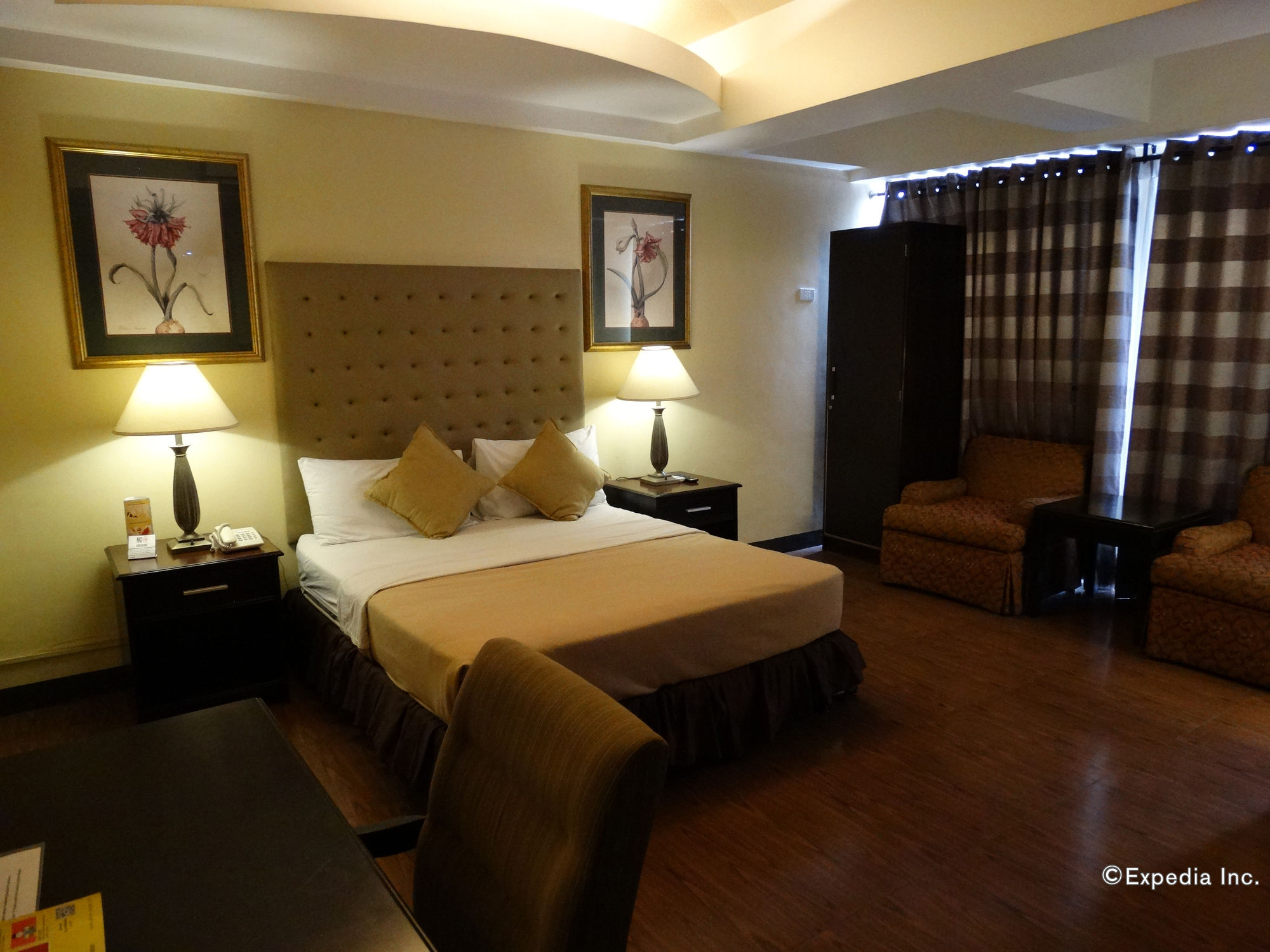 Silver Oaks Suite Hotel