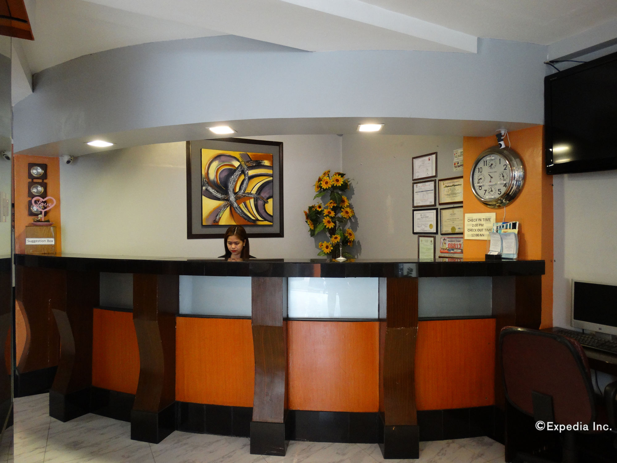 Silver Oaks Suite Hotel