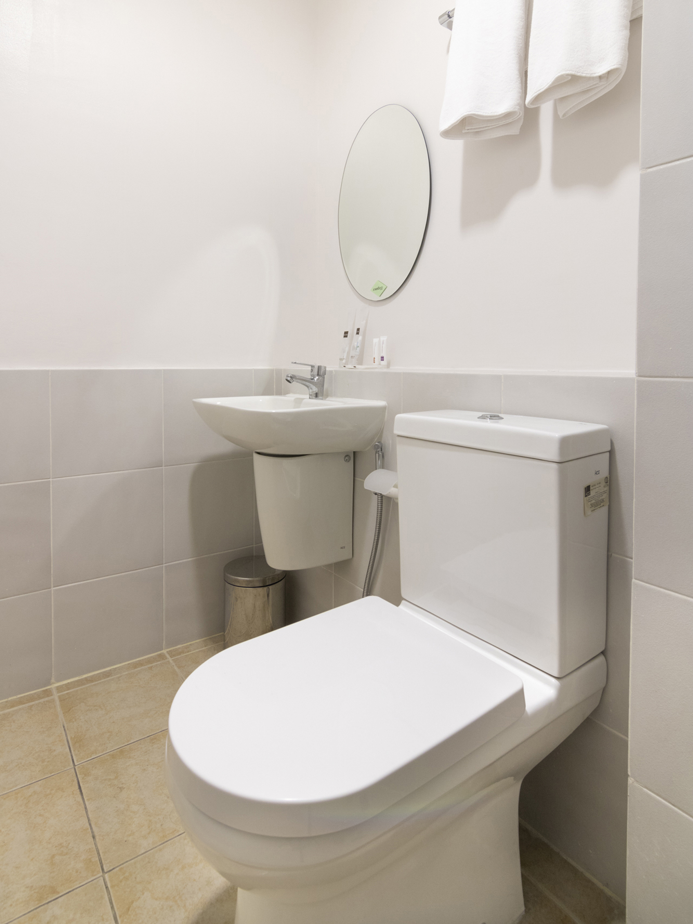 Studio A by OYO Rooms