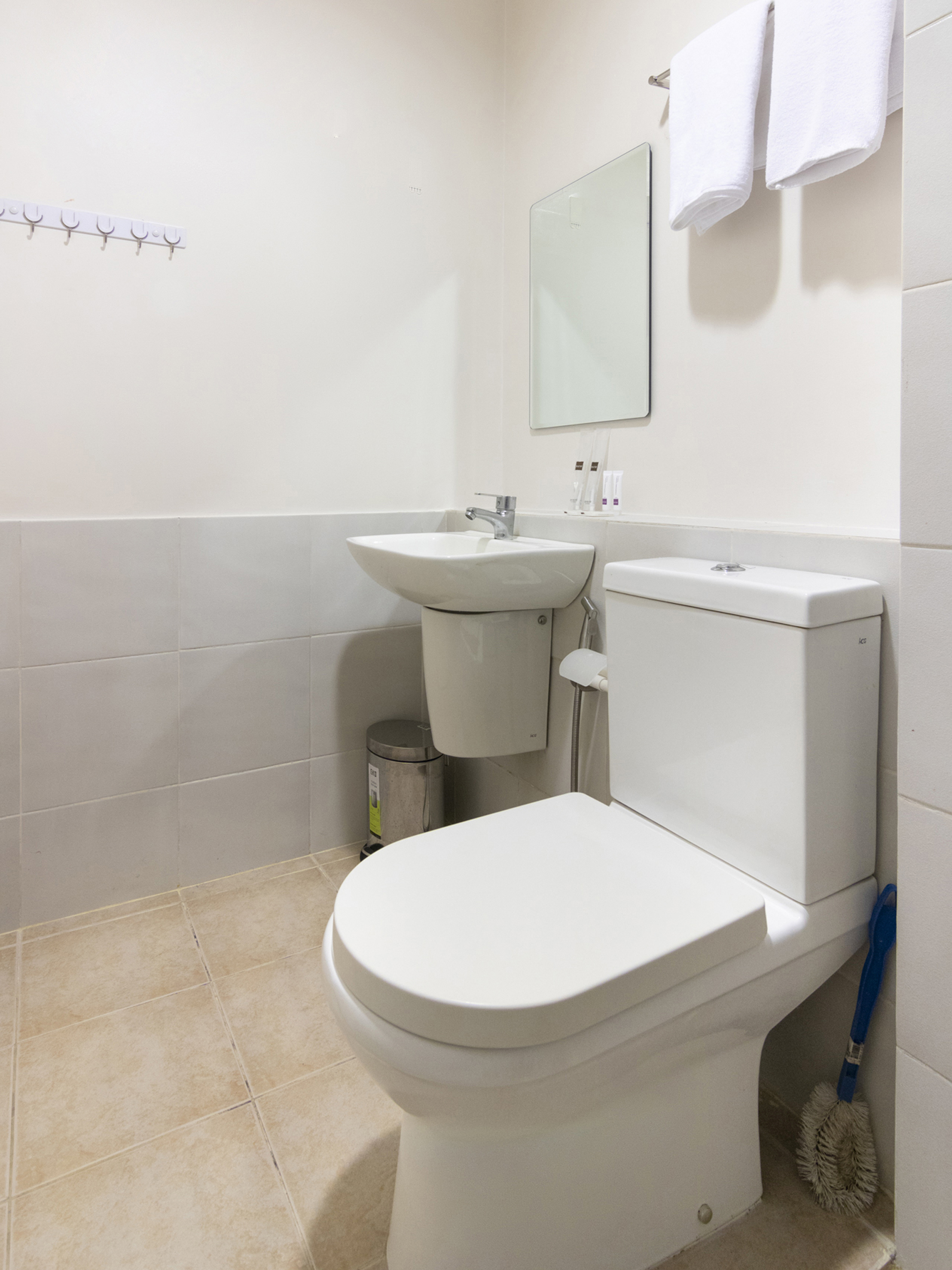 Studio A by OYO Rooms
