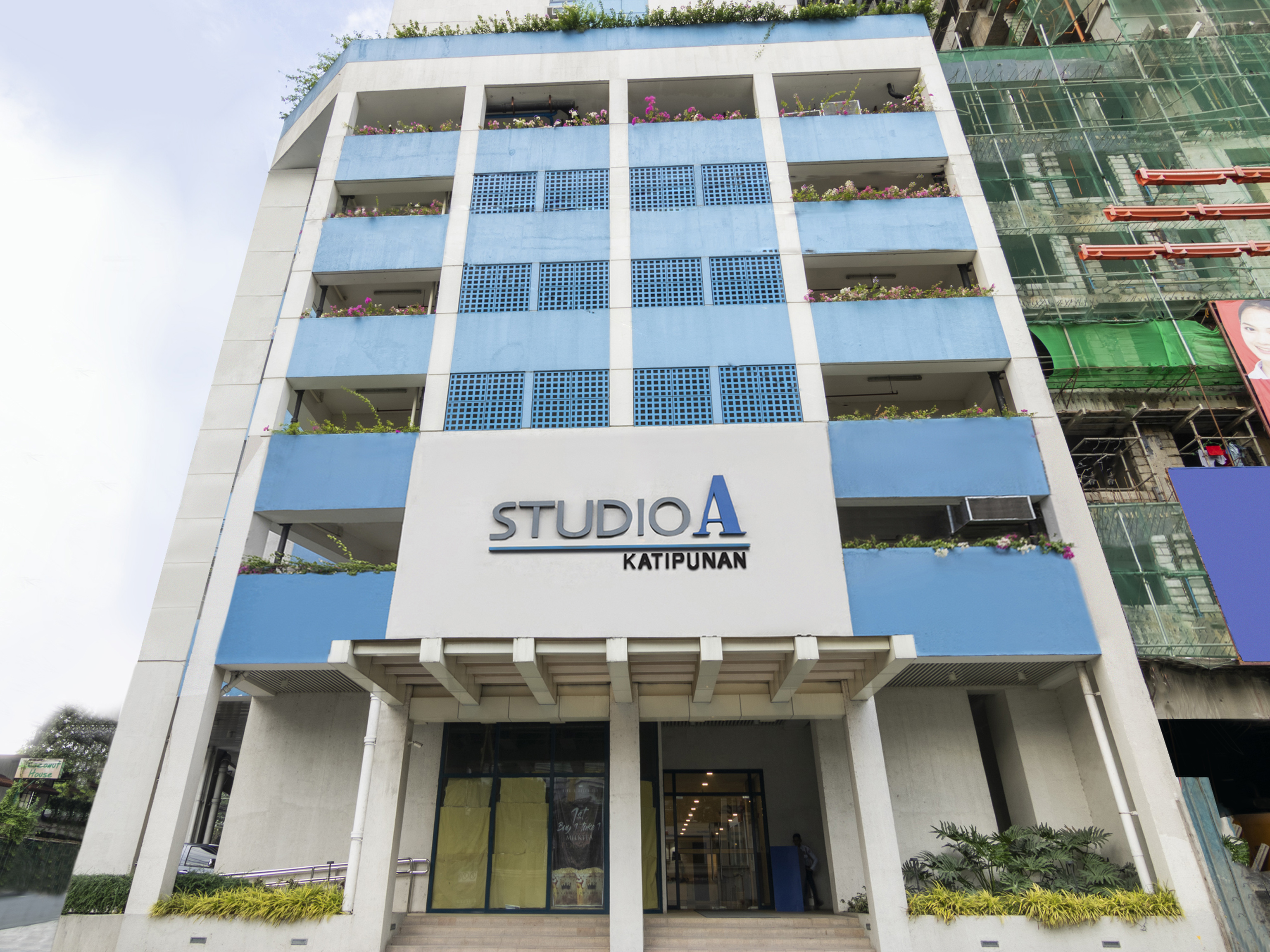 Studio A by OYO Rooms