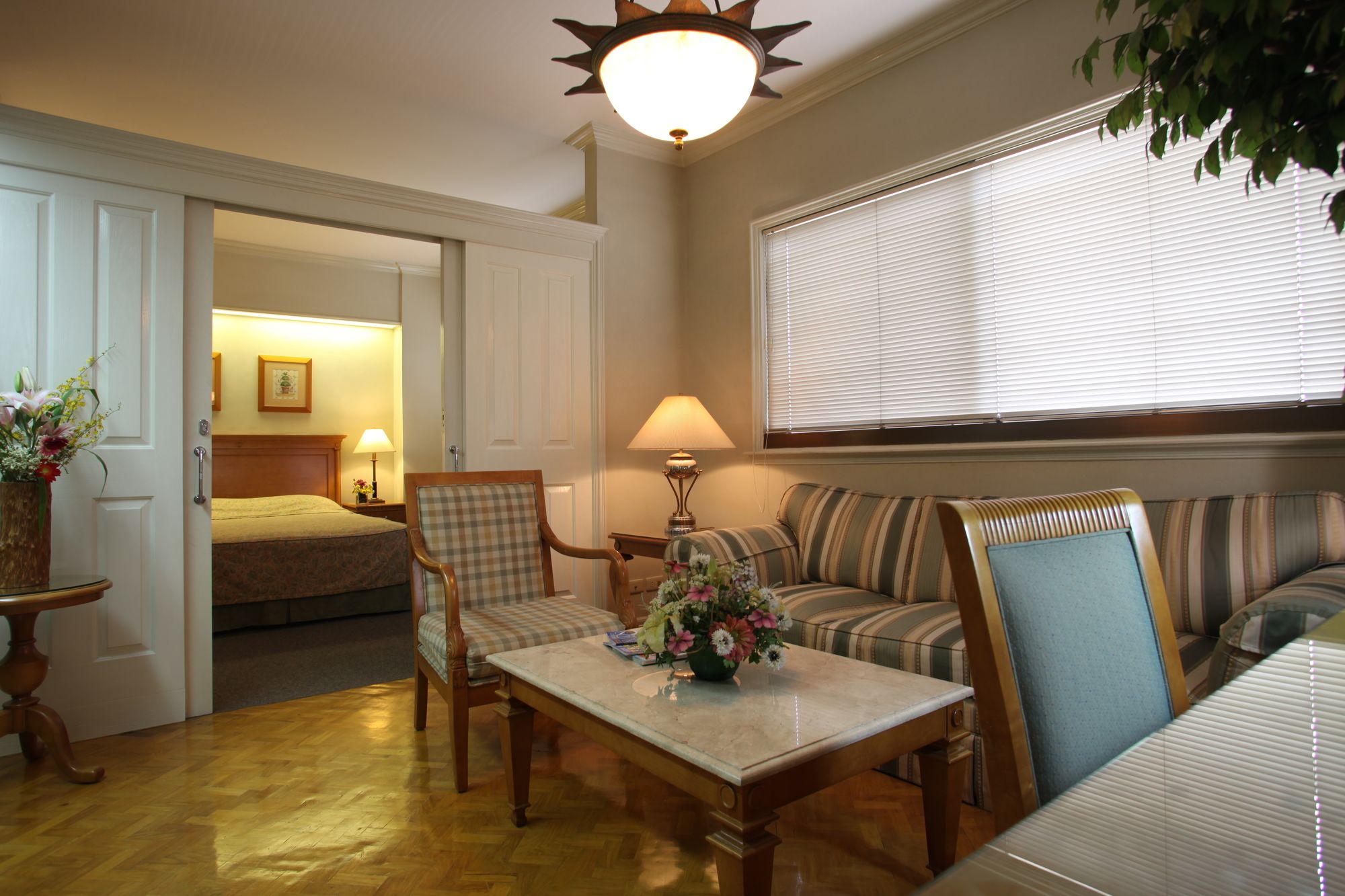 Sunny Bay Suites