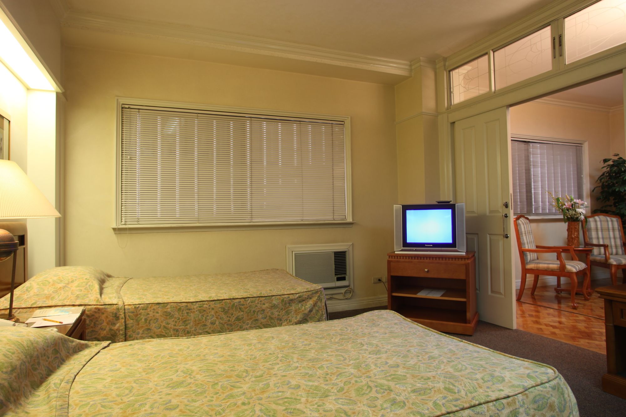 Sunny Bay Suites