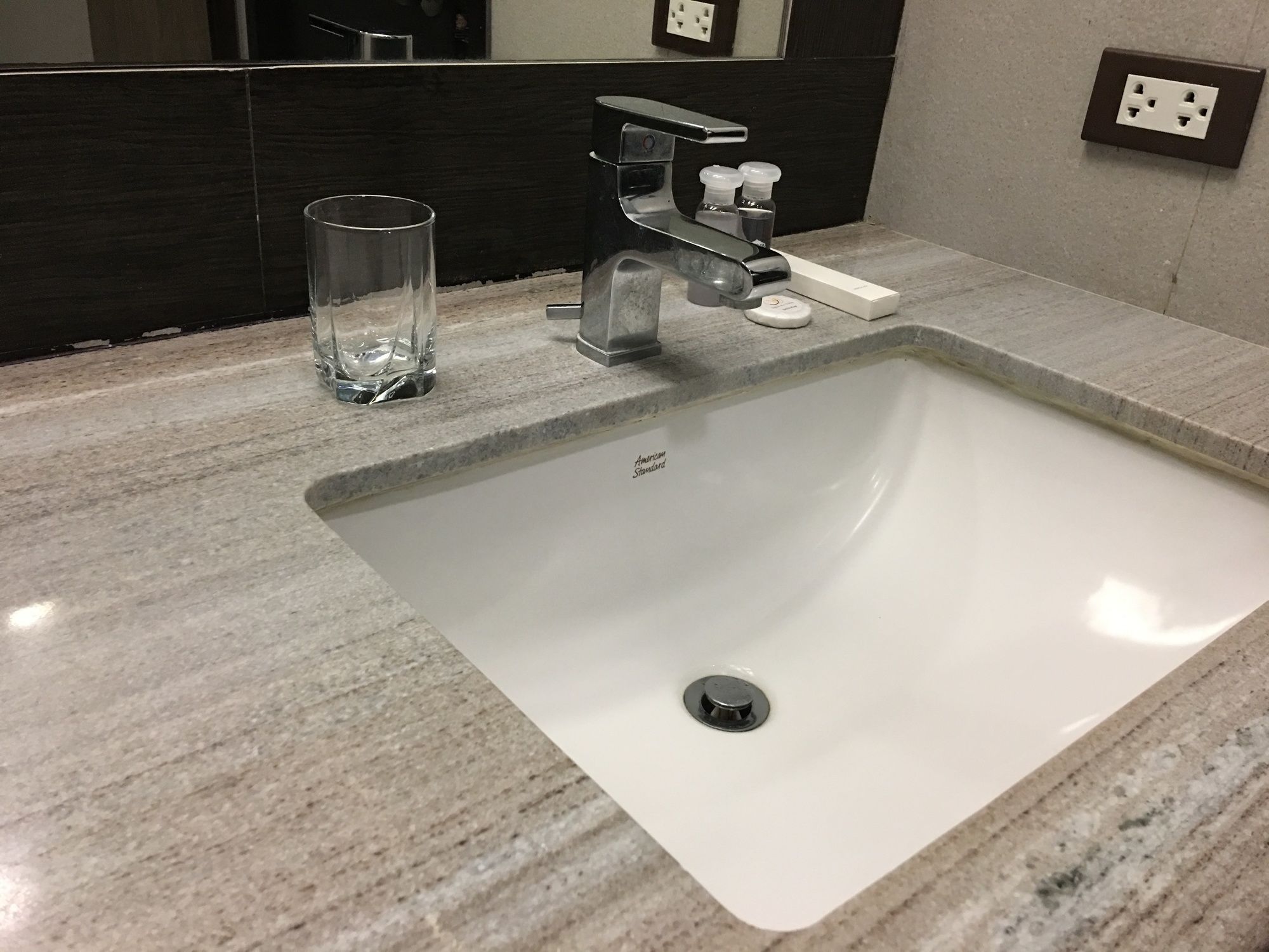 Sunny Bay Suites