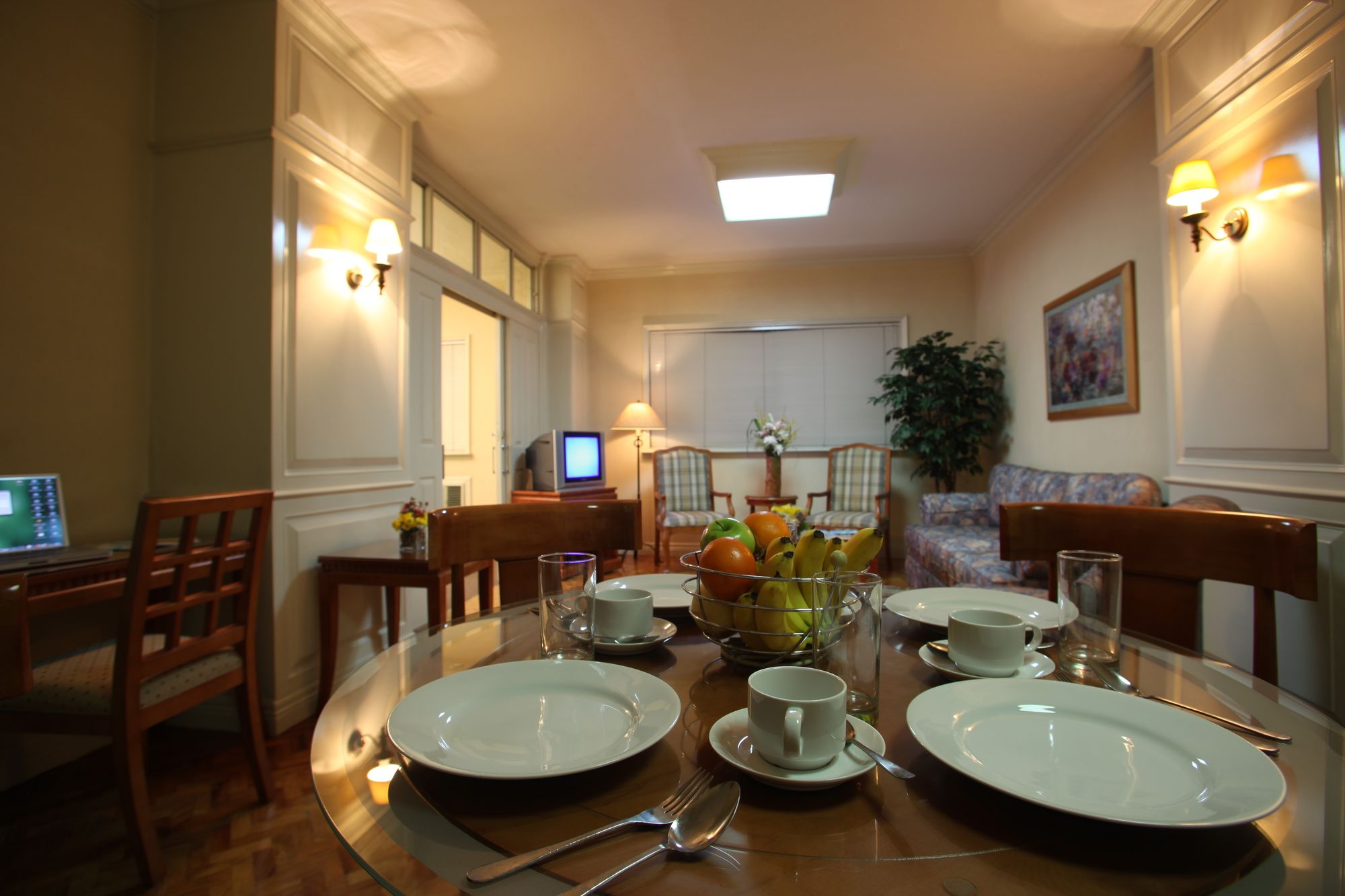 Sunny Bay Suites