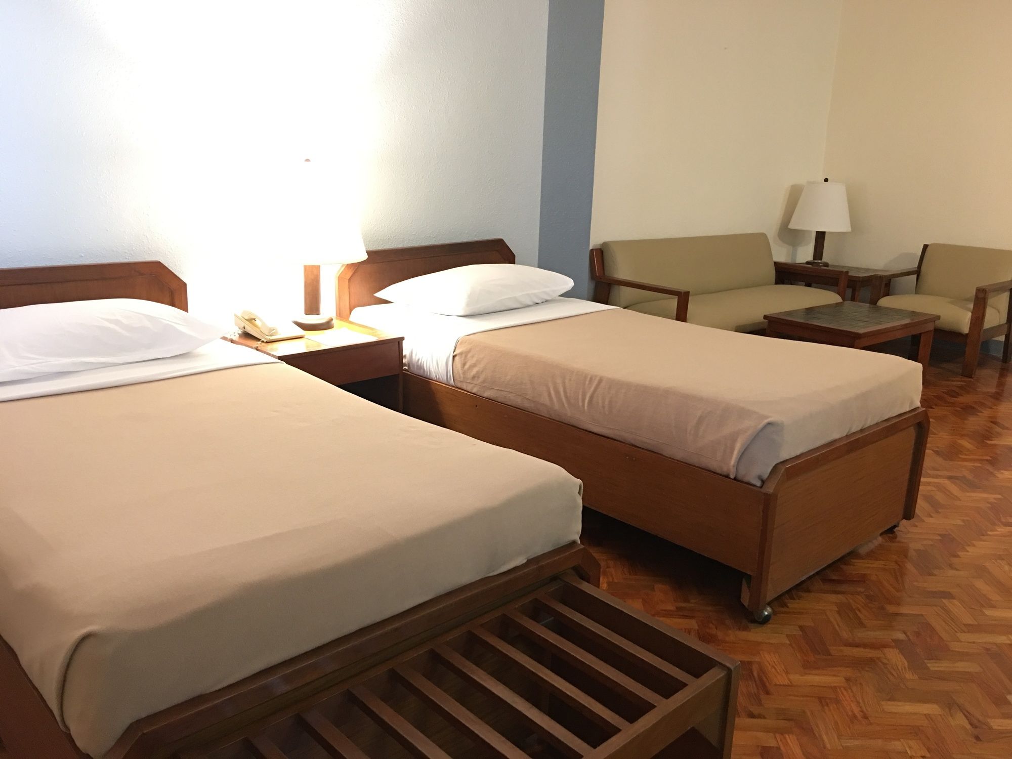 Sunny Bay Suites