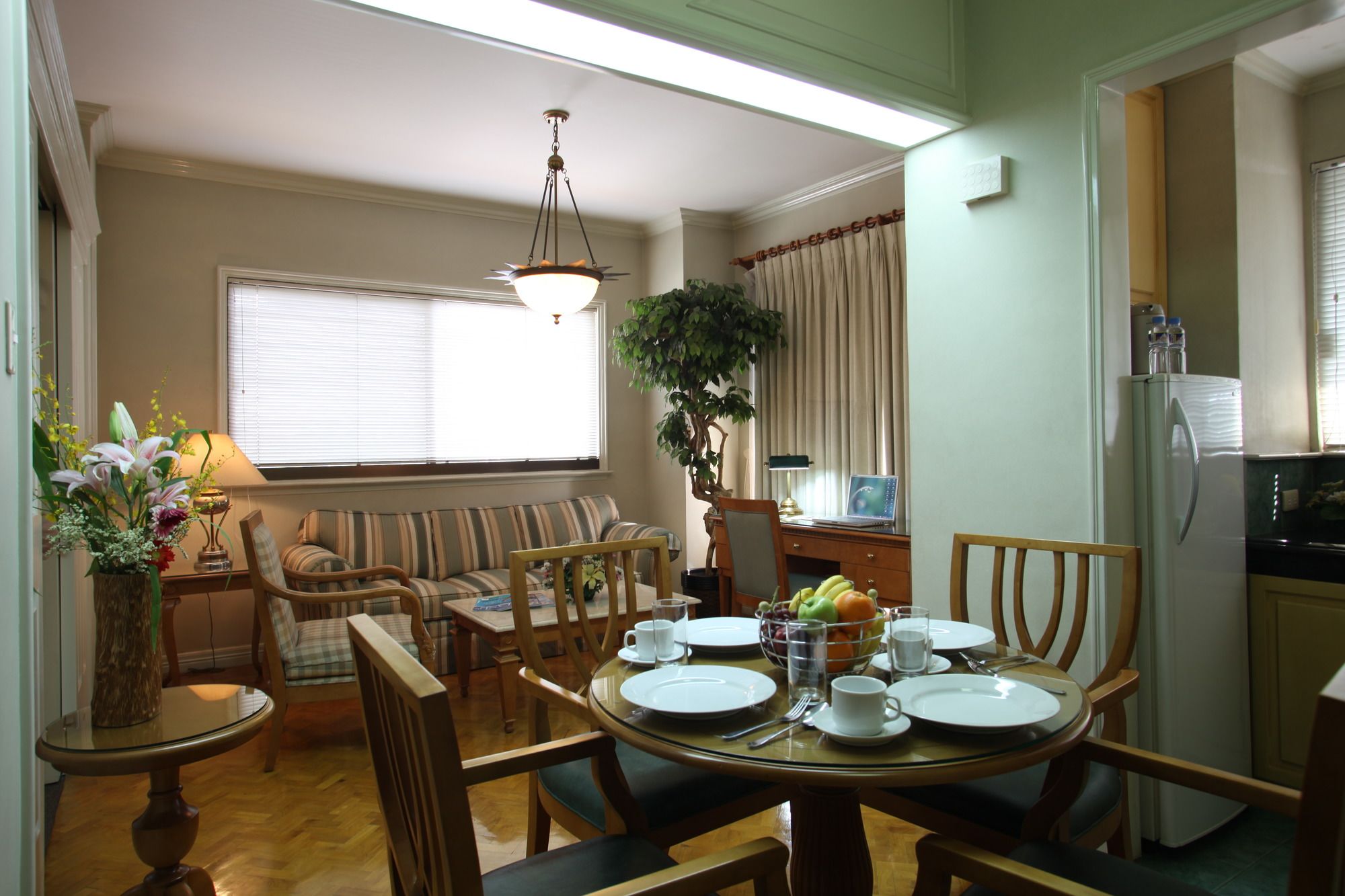 Sunny Bay Suites