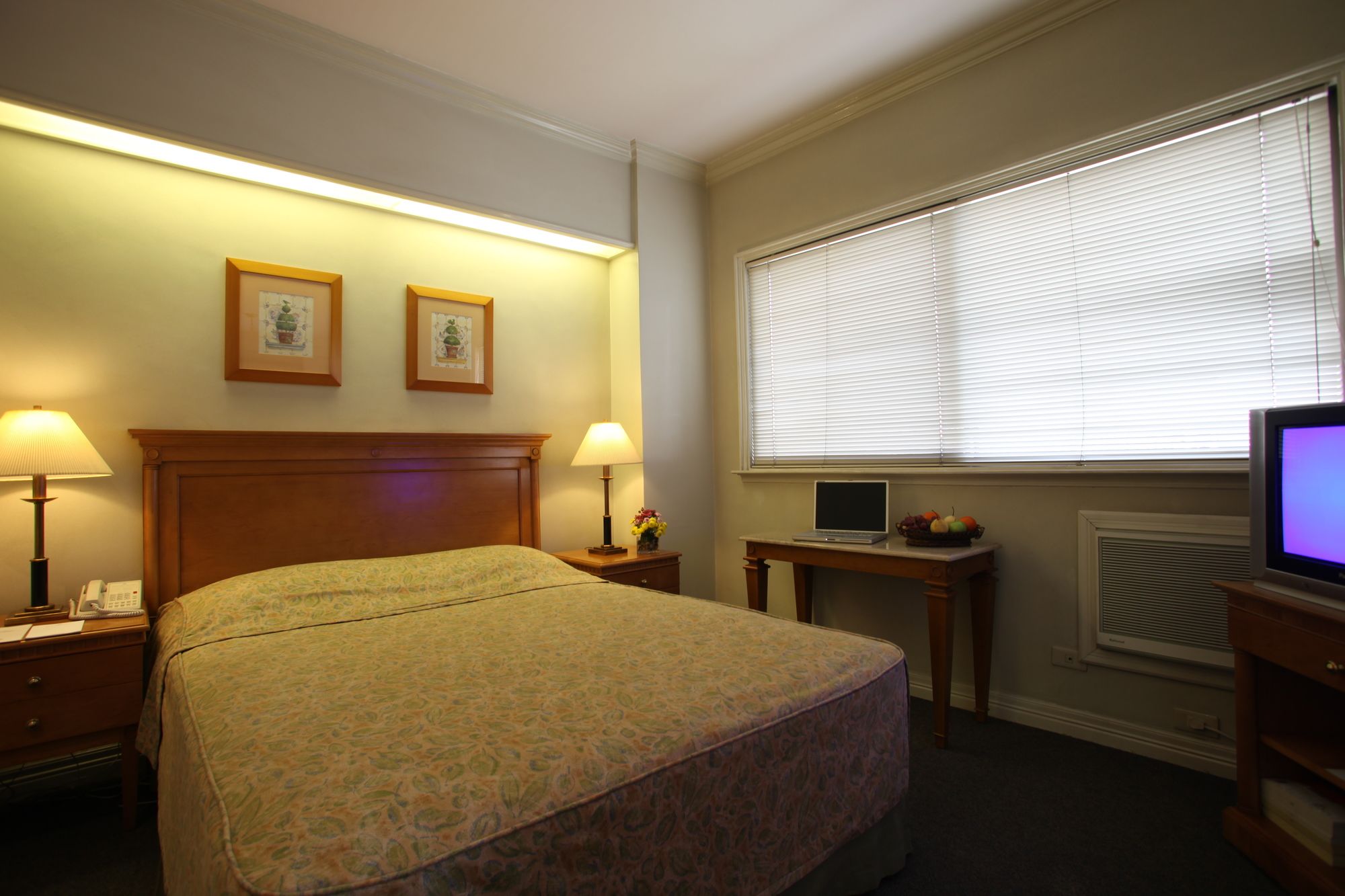 Sunny Bay Suites