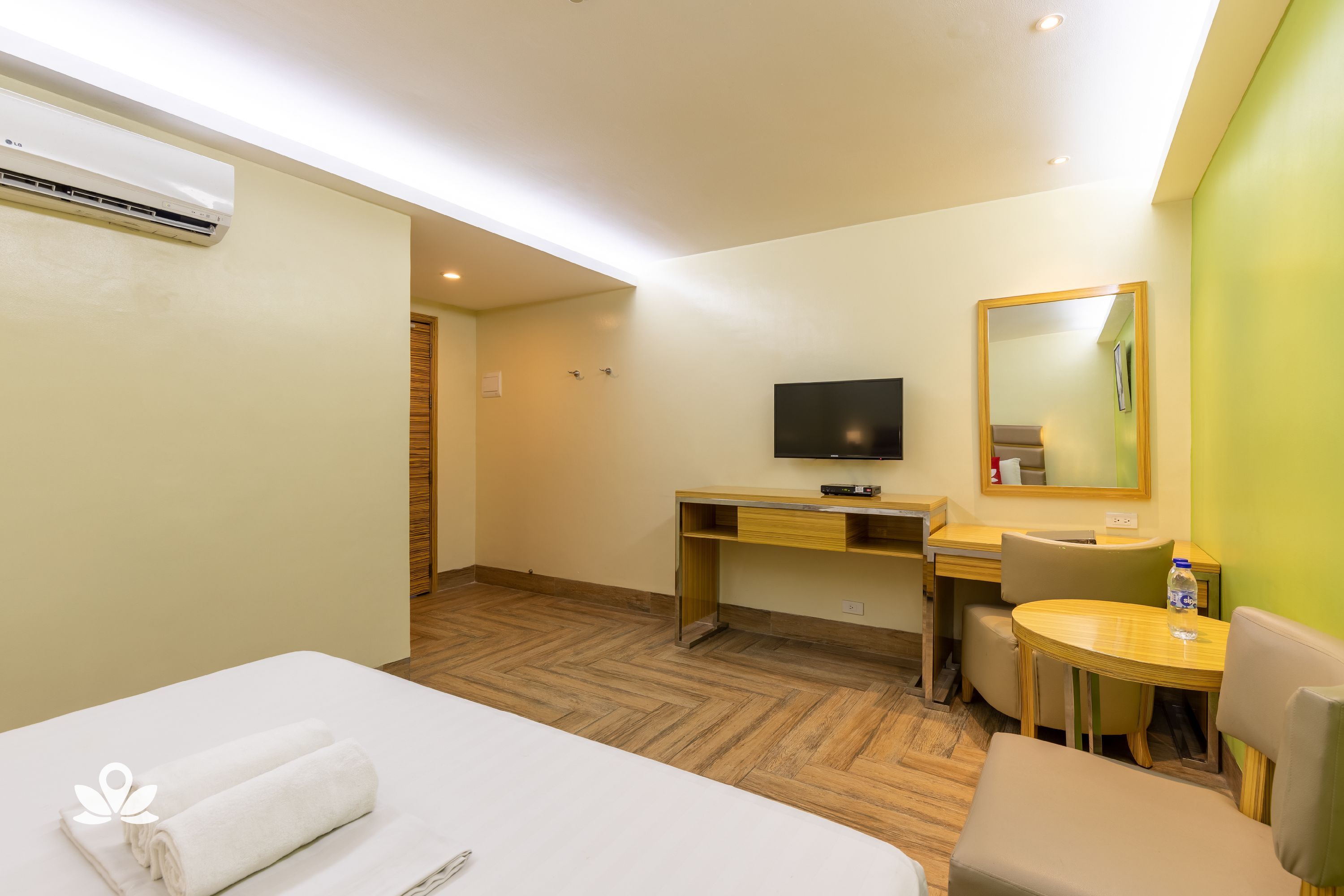 Sun Star Grand Hotel by ZEN Rooms
