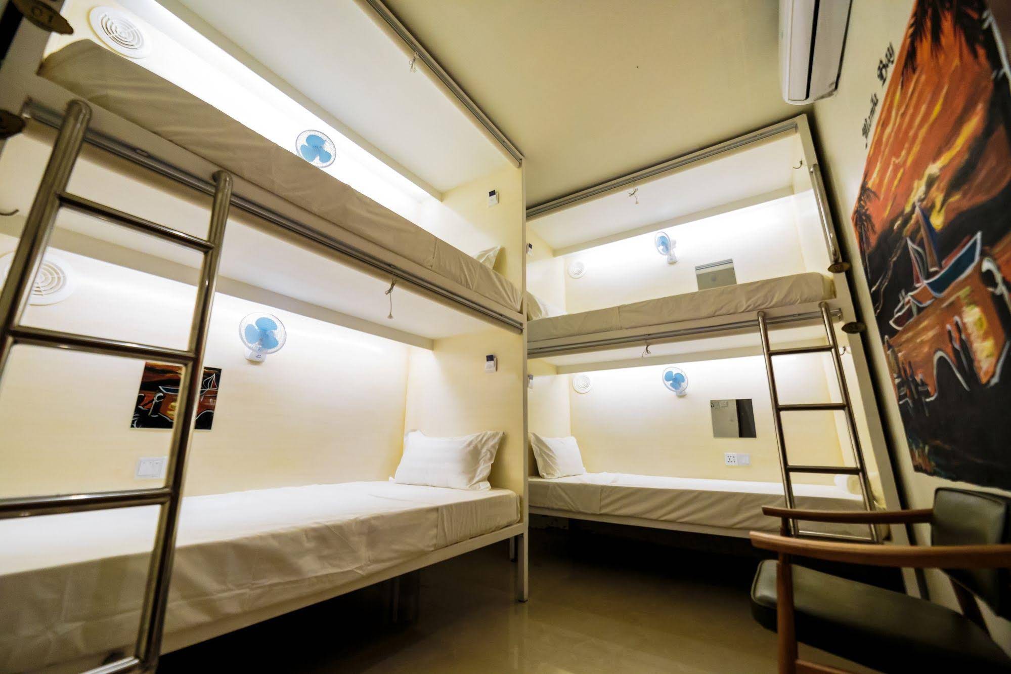 Tambayan Capsule Hostel