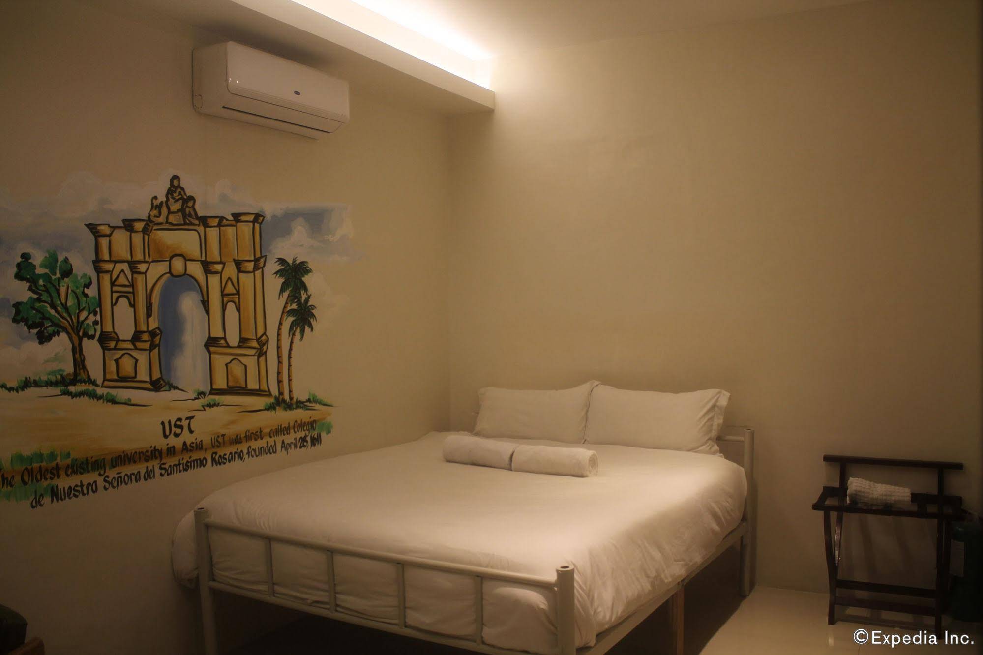Tambayan Capsule Hostel