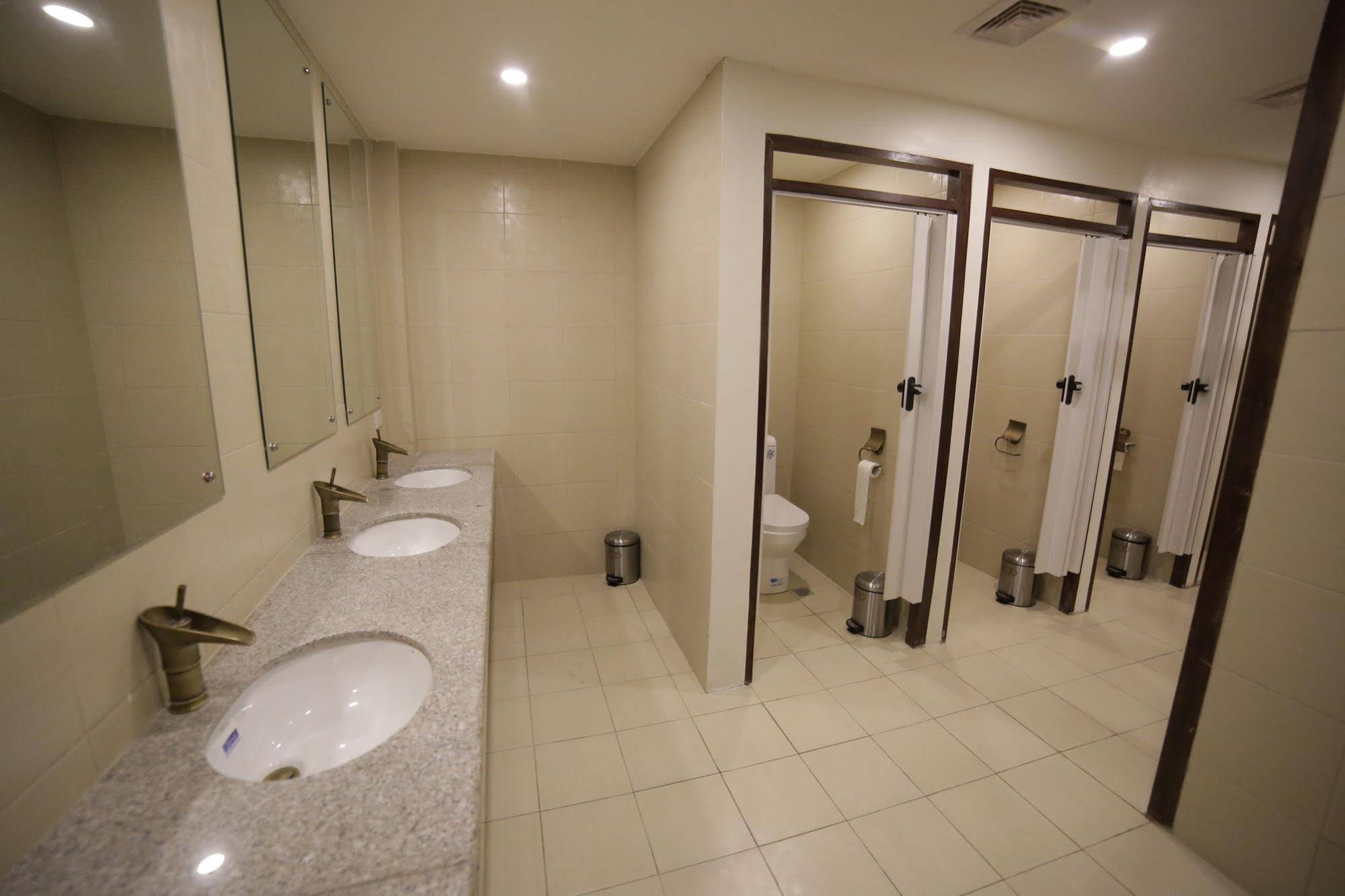 Tambayan Capsule Hostel