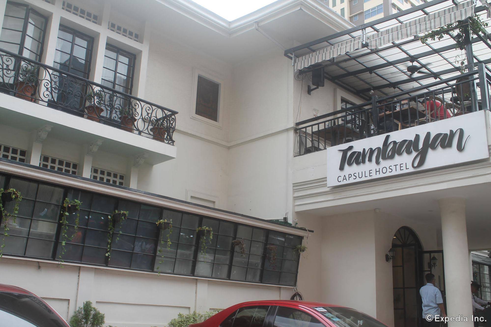 Tambayan Capsule Hostel