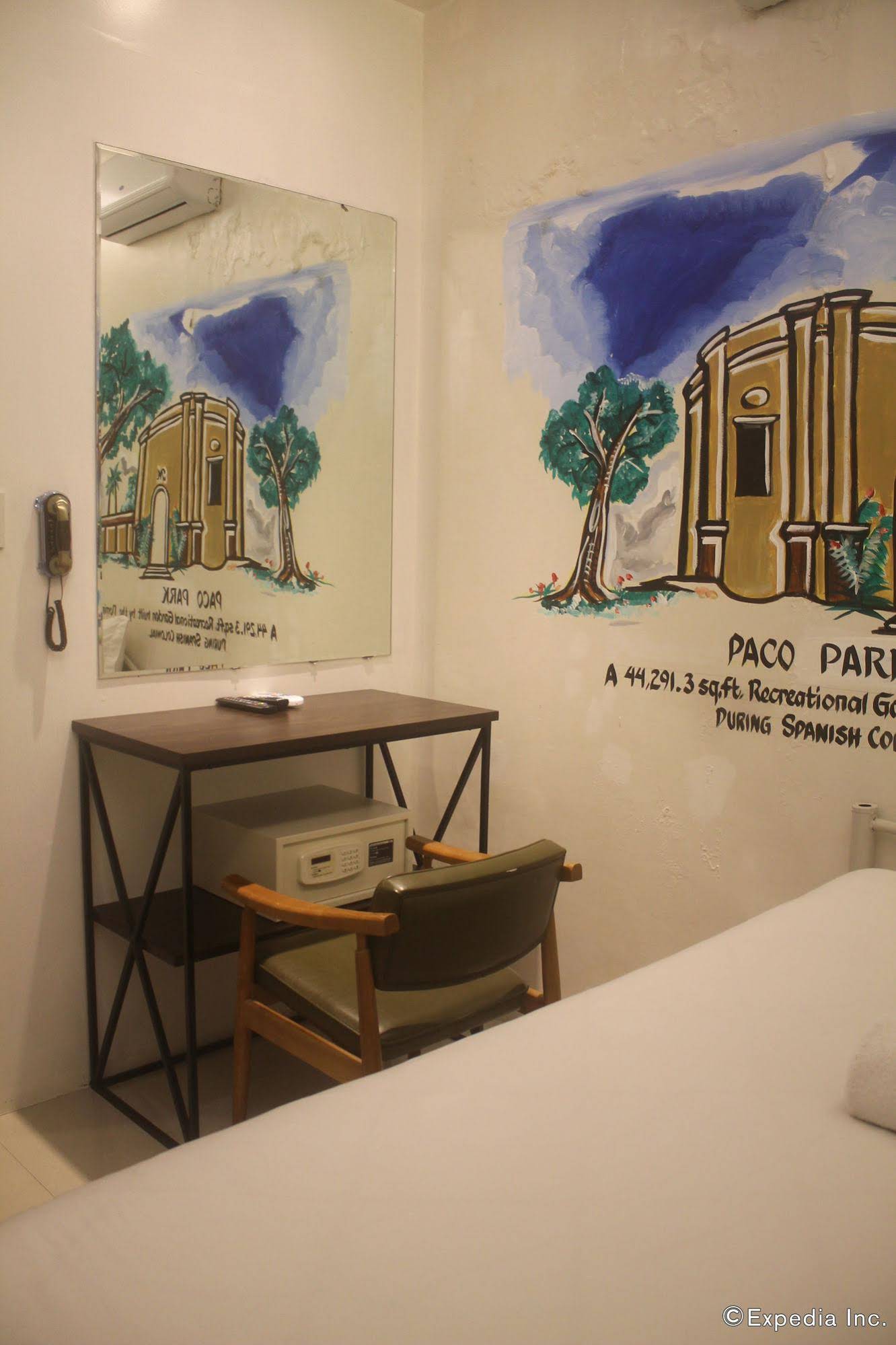 Tambayan Capsule Hostel