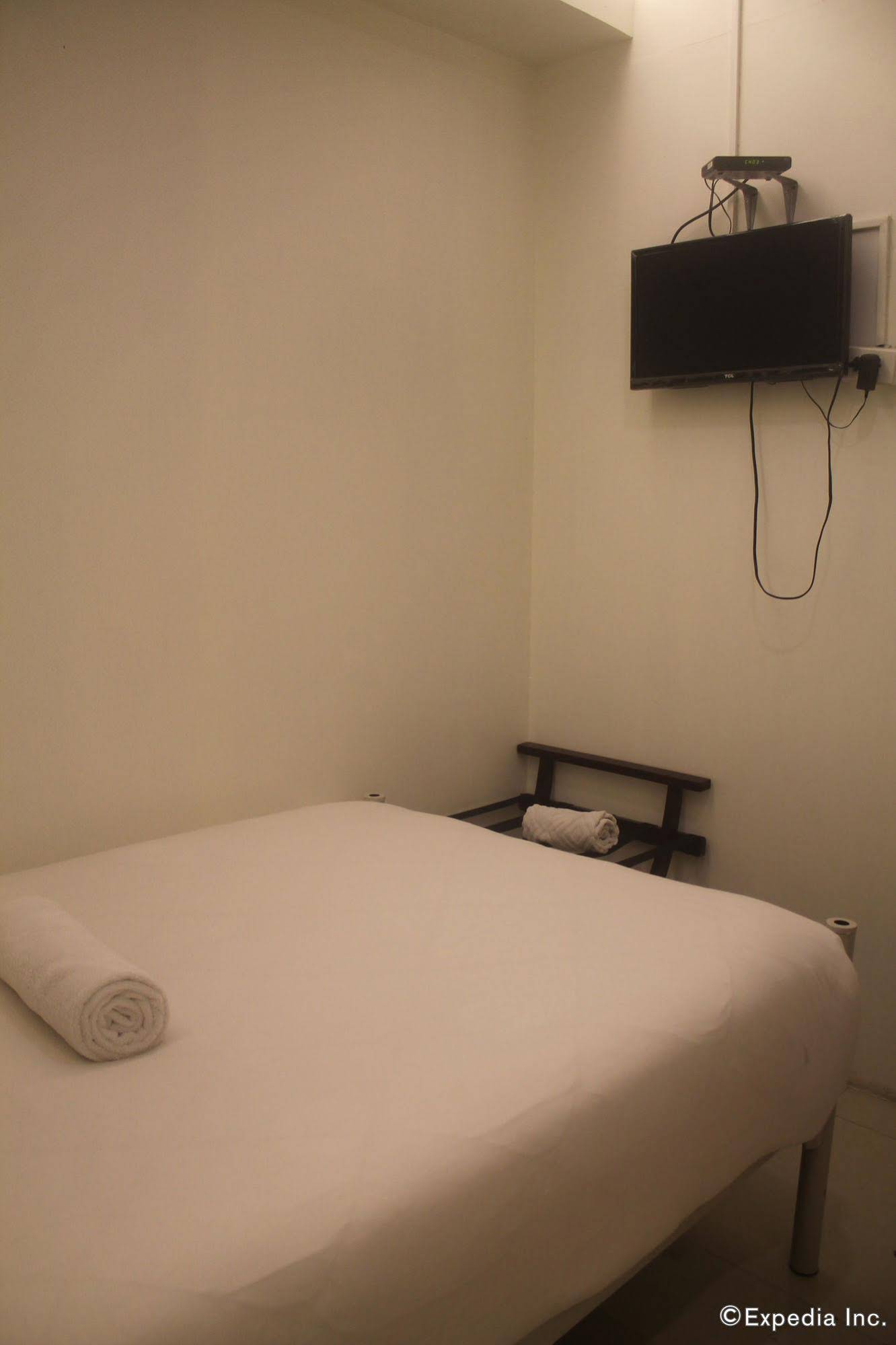 Tambayan Capsule Hostel