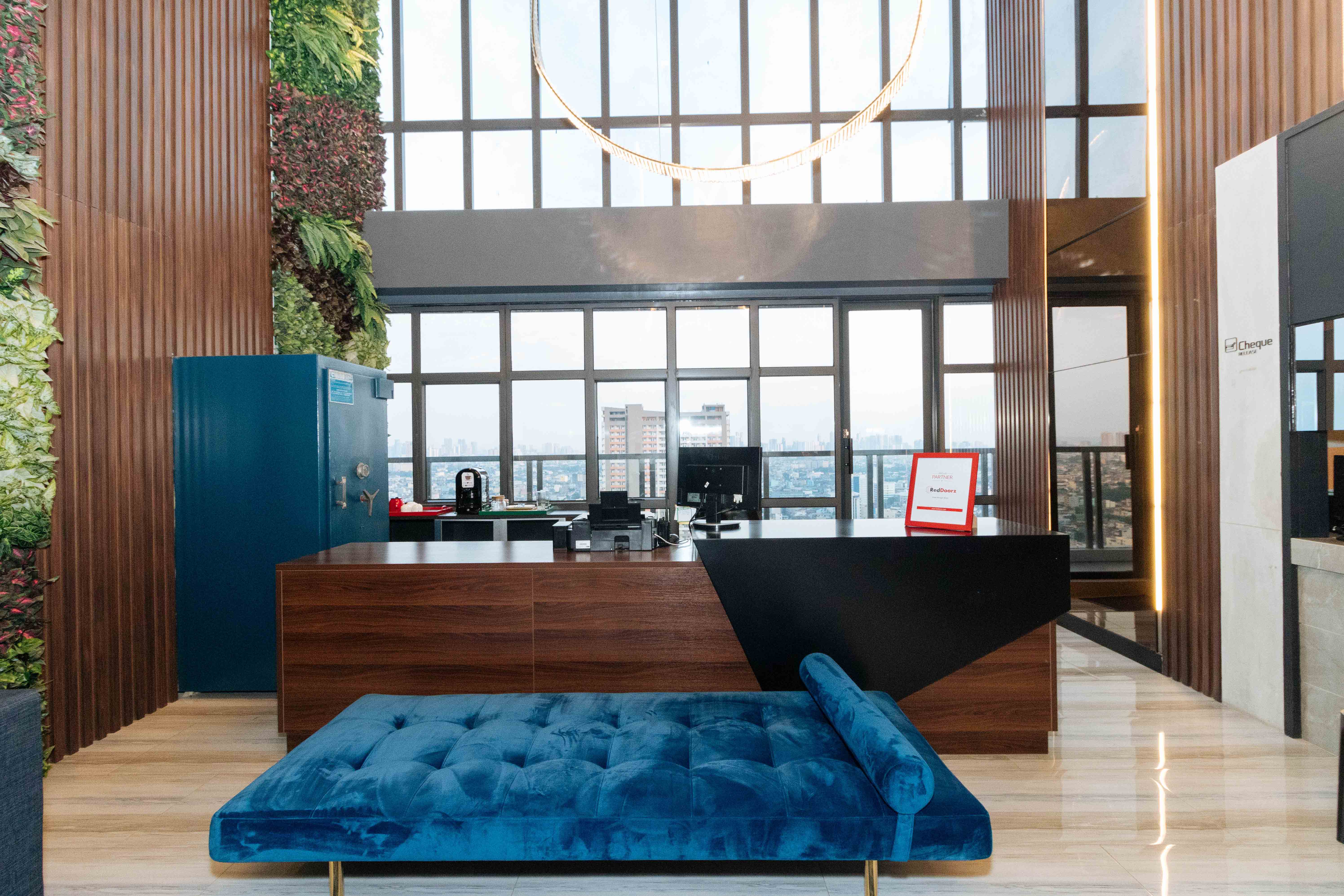The Pacific Skyloft by RedDoorz