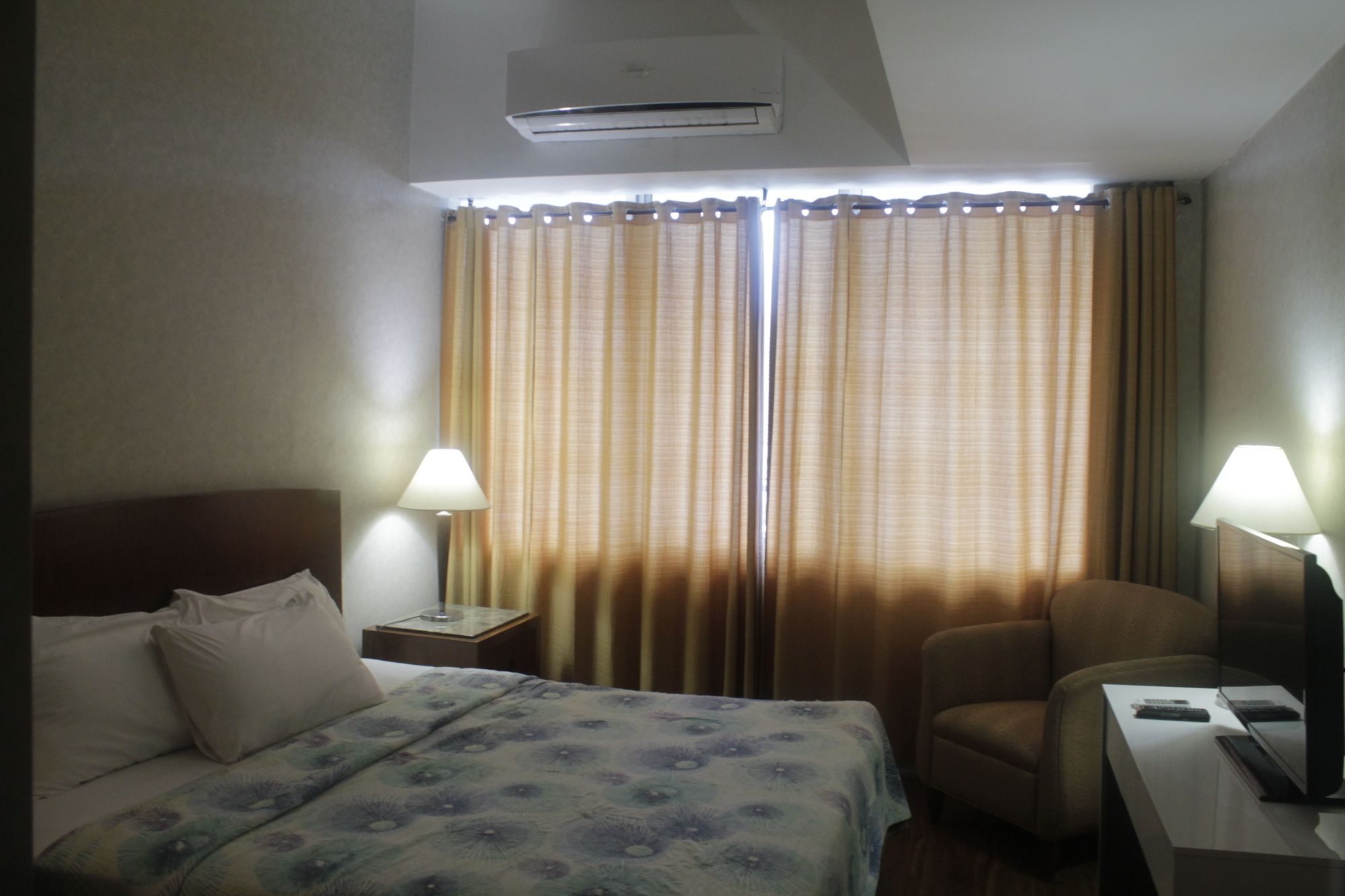 The Pearl Manila