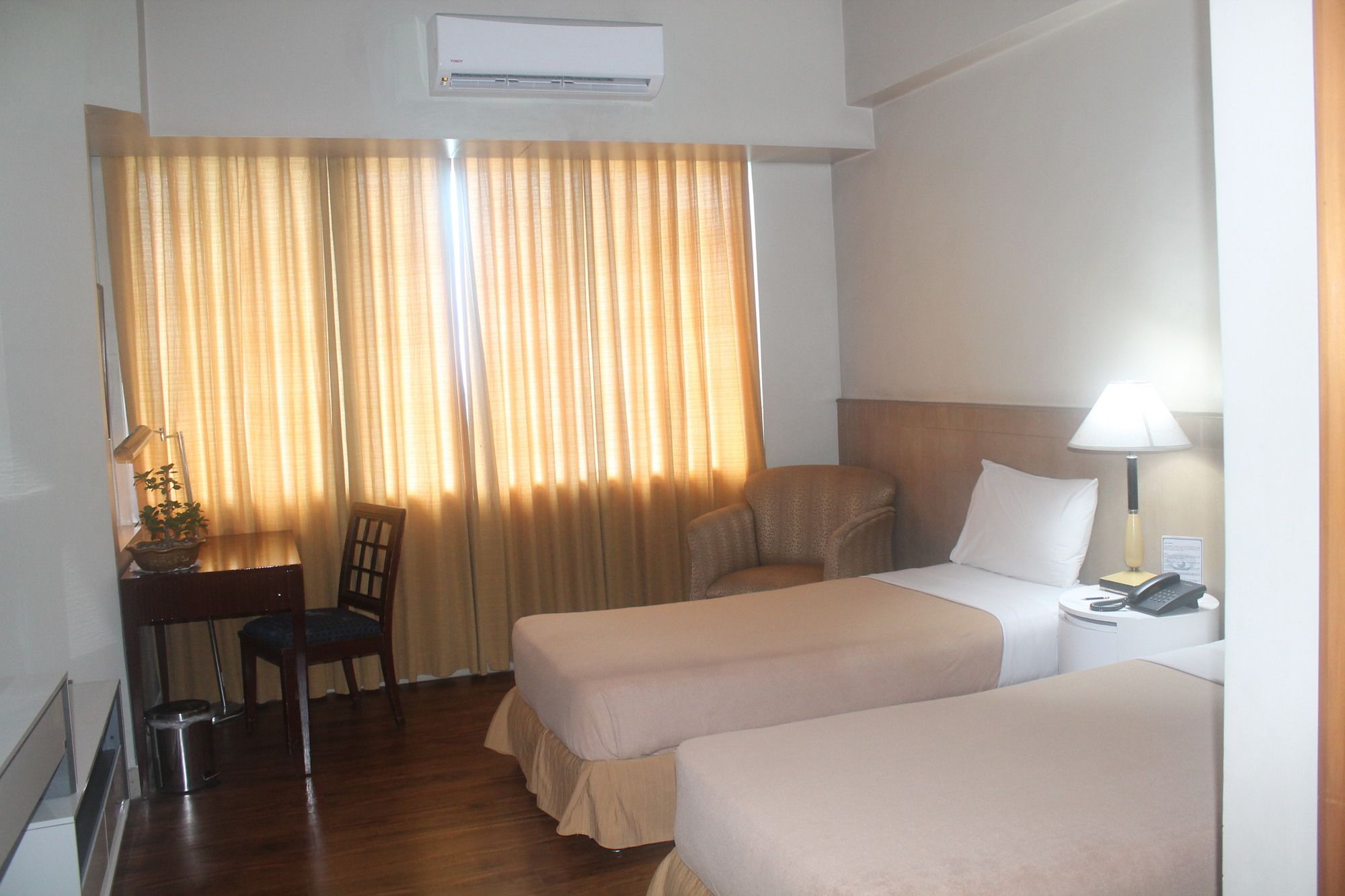 The Pearl Manila