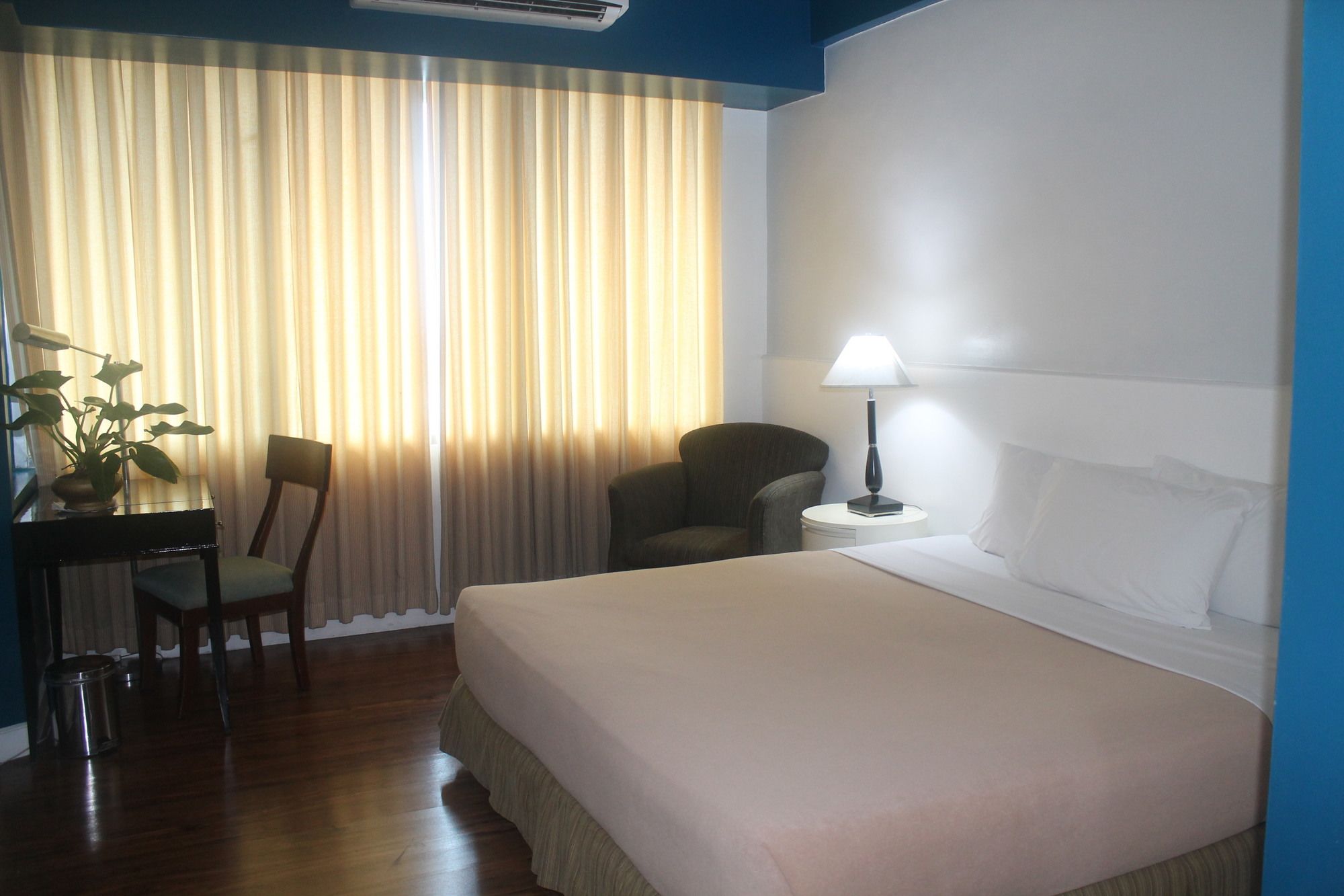 The Pearl Manila
