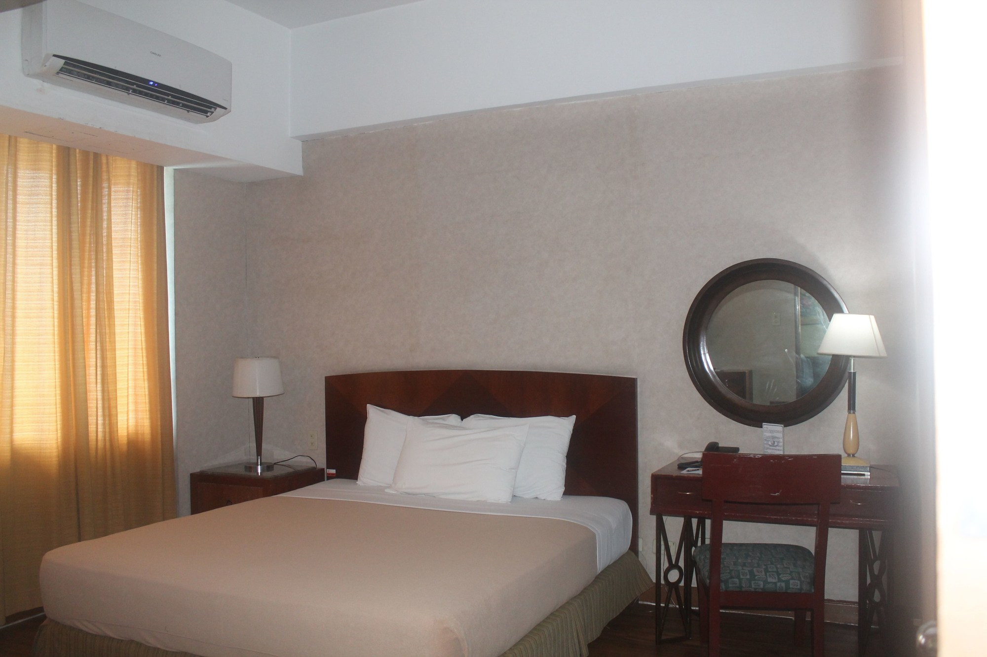 The Pearl Manila