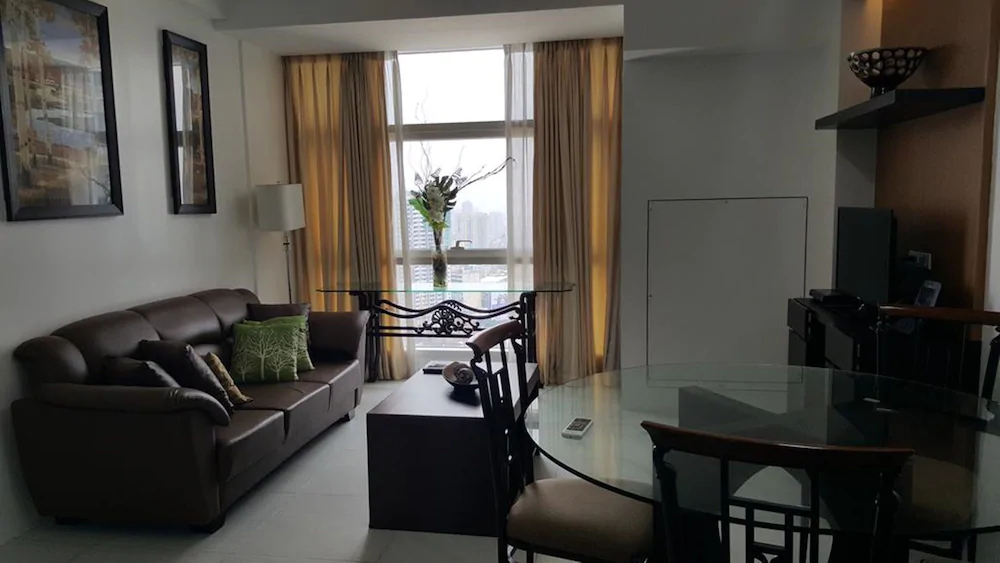 Twin Oaks Place East