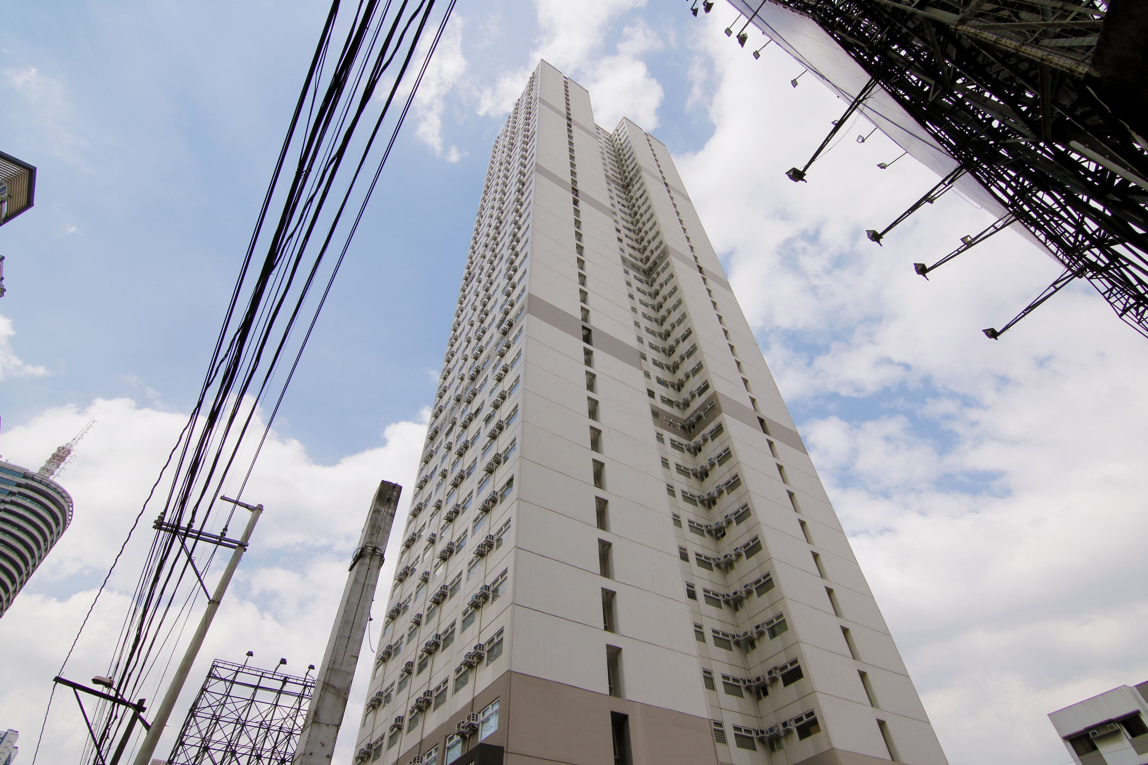 Urban Deca Tower Edsa