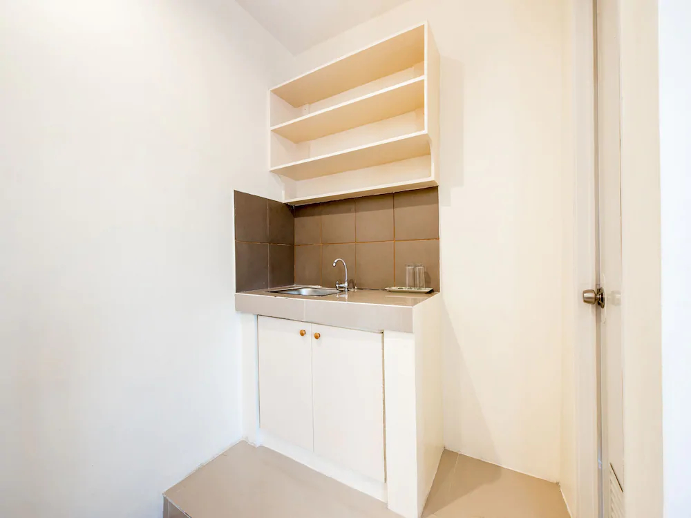 V-Cat Apartelle by OYO Rooms