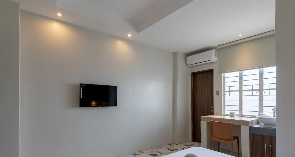 V Plaza Manila by ZEN Rooms