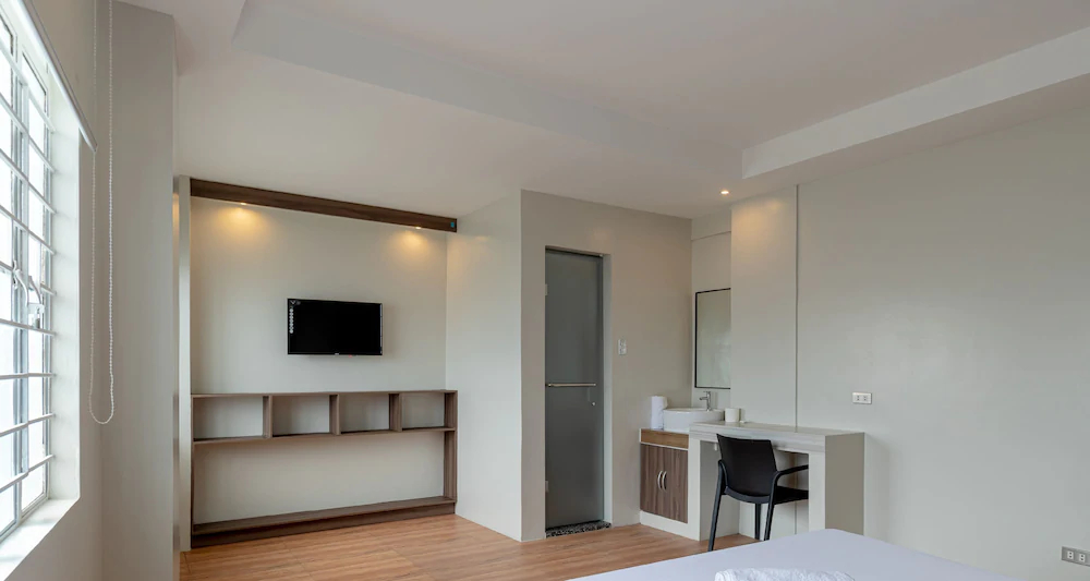 V Plaza Manila by ZEN Rooms