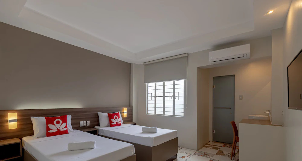 V Plaza Manila by ZEN Rooms