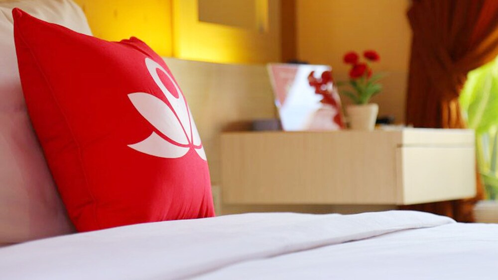 V Plaza Manila by ZEN Rooms