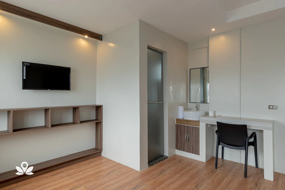 V Plaza Manila by ZEN Rooms