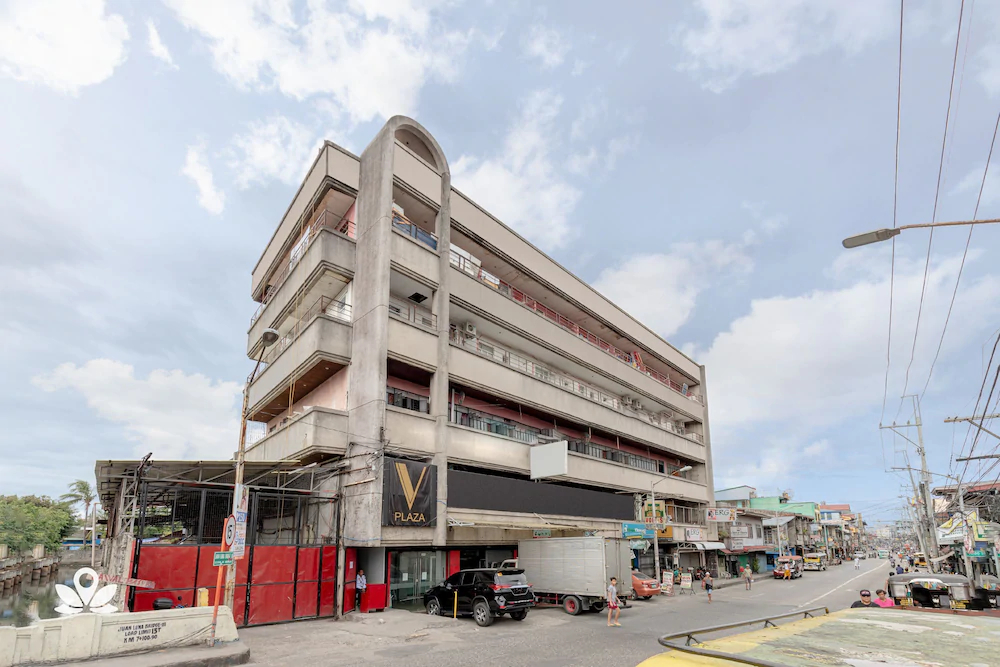 V Plaza Manila by ZEN Rooms