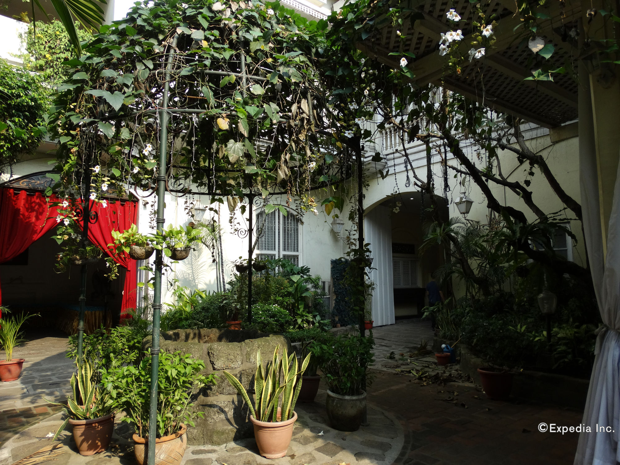 White Knight Hotel Intramuros