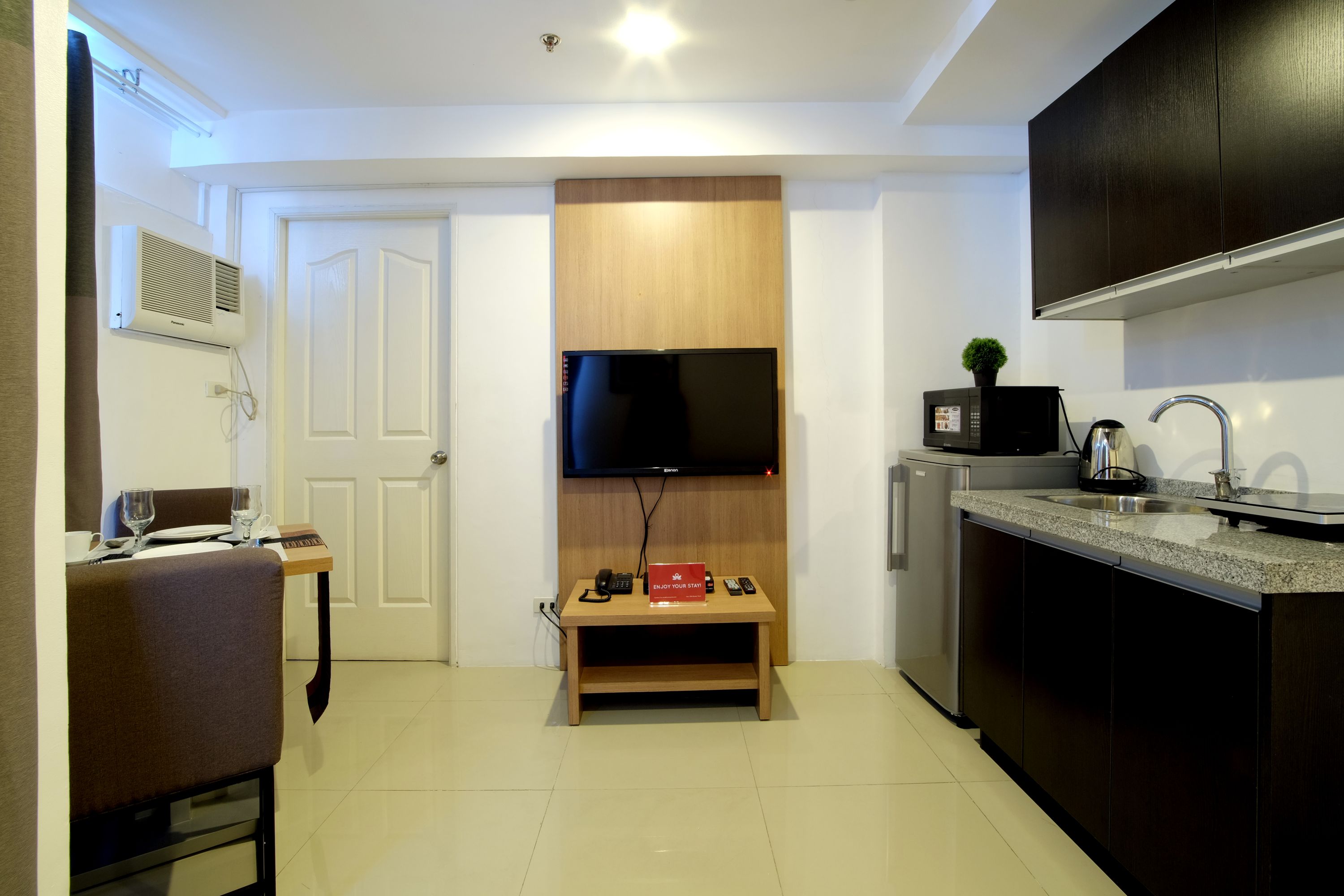 ZEN Rooms Melbourne Makati