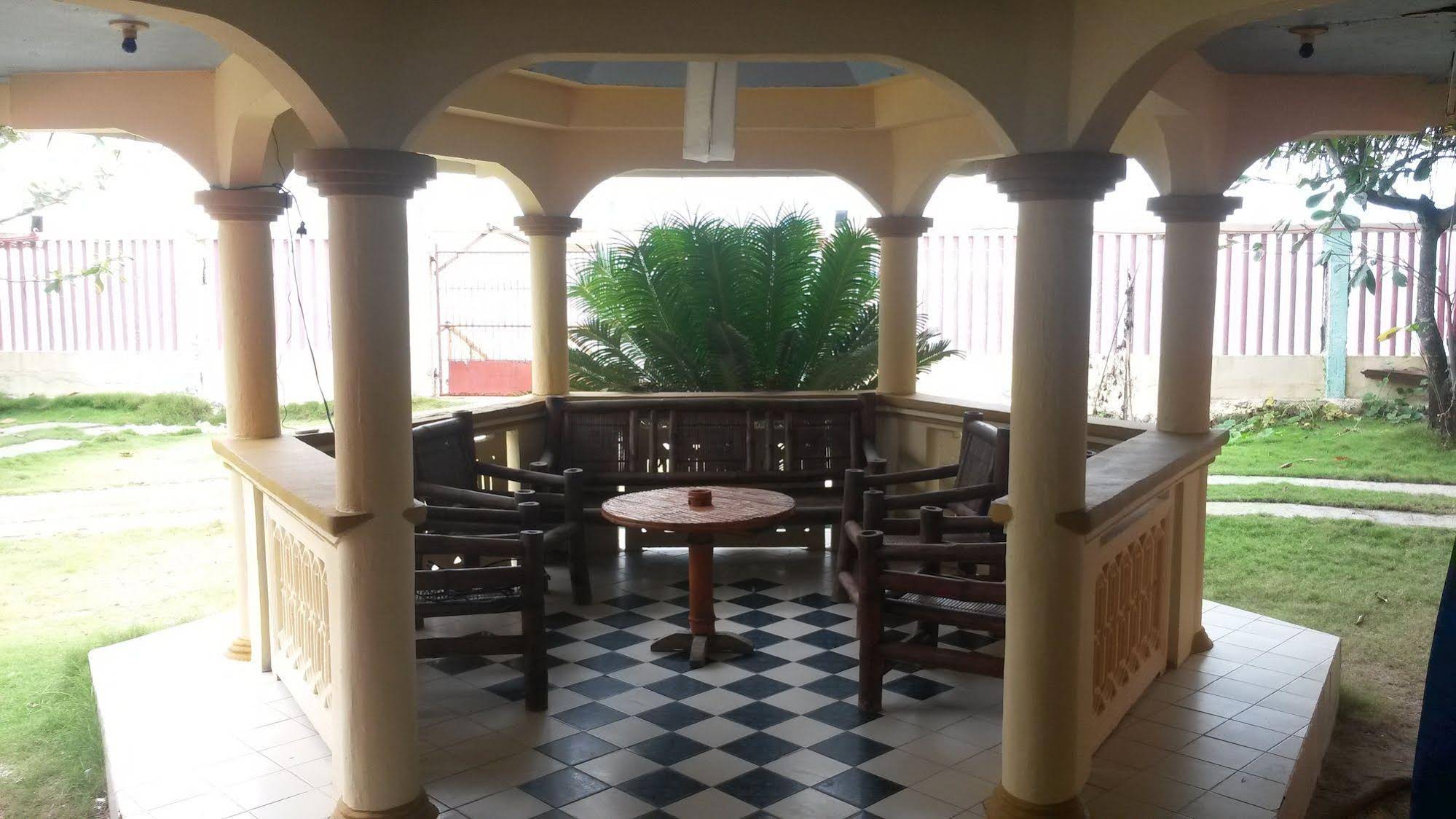 Francjoreen Beach Resort