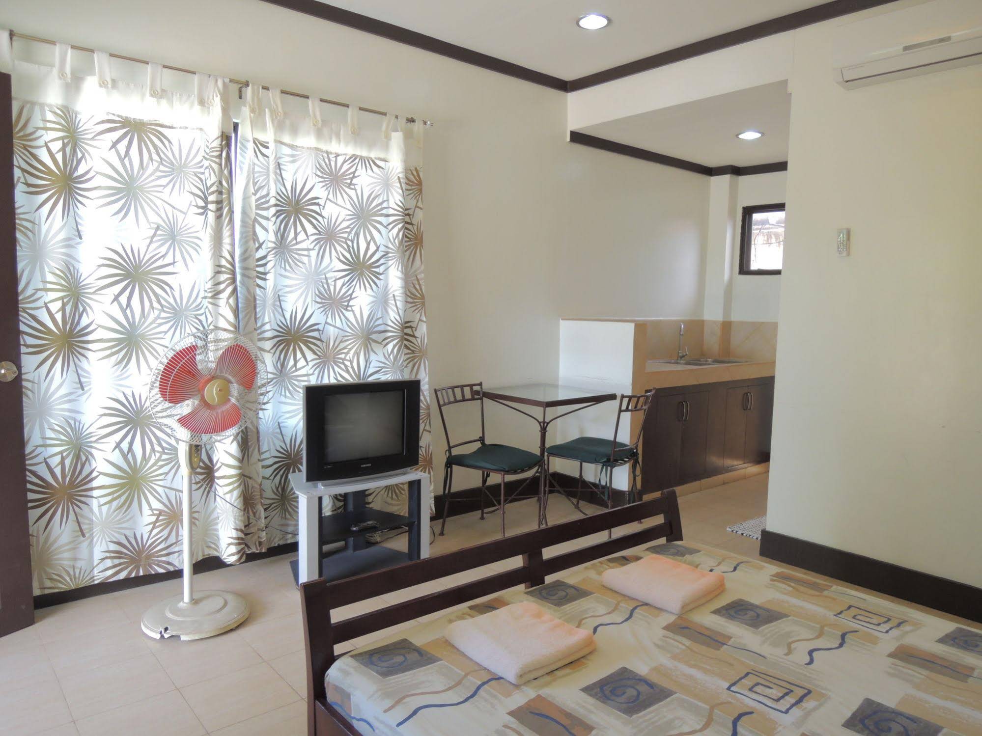 Palm Seaside Inn And Beach Resort